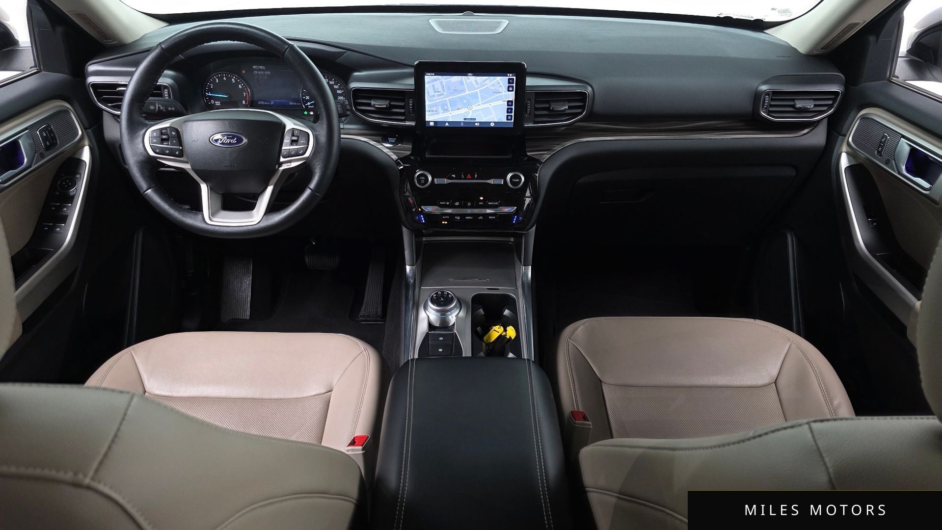 Ford Explorer 2023 — миниатюра 10