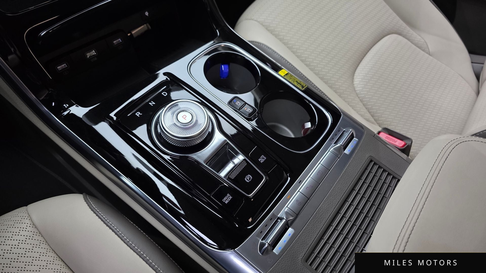 Kia Carnival 2021 — миниатюра 12