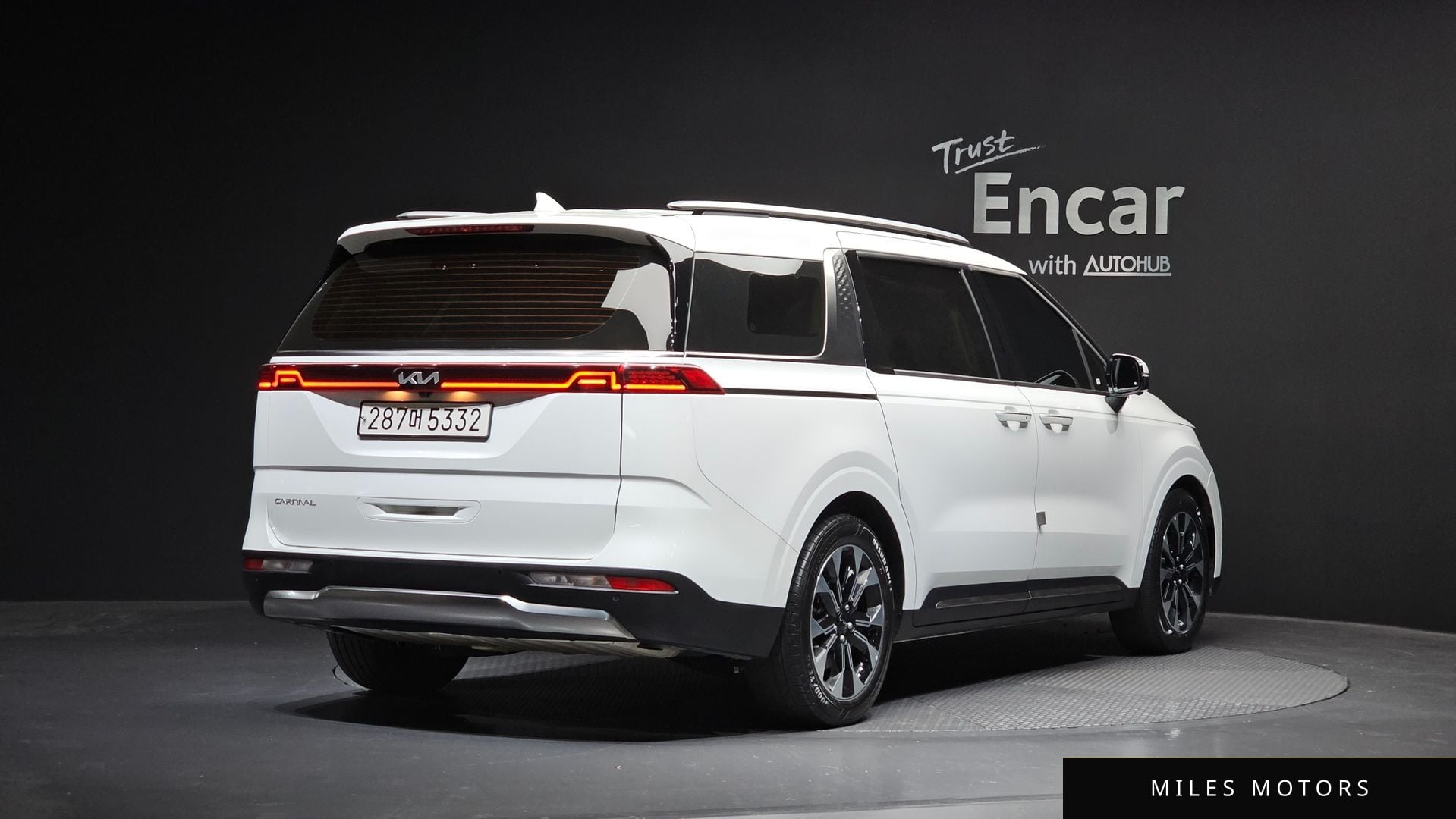 Kia Carnival 2023 — миниатюра 2