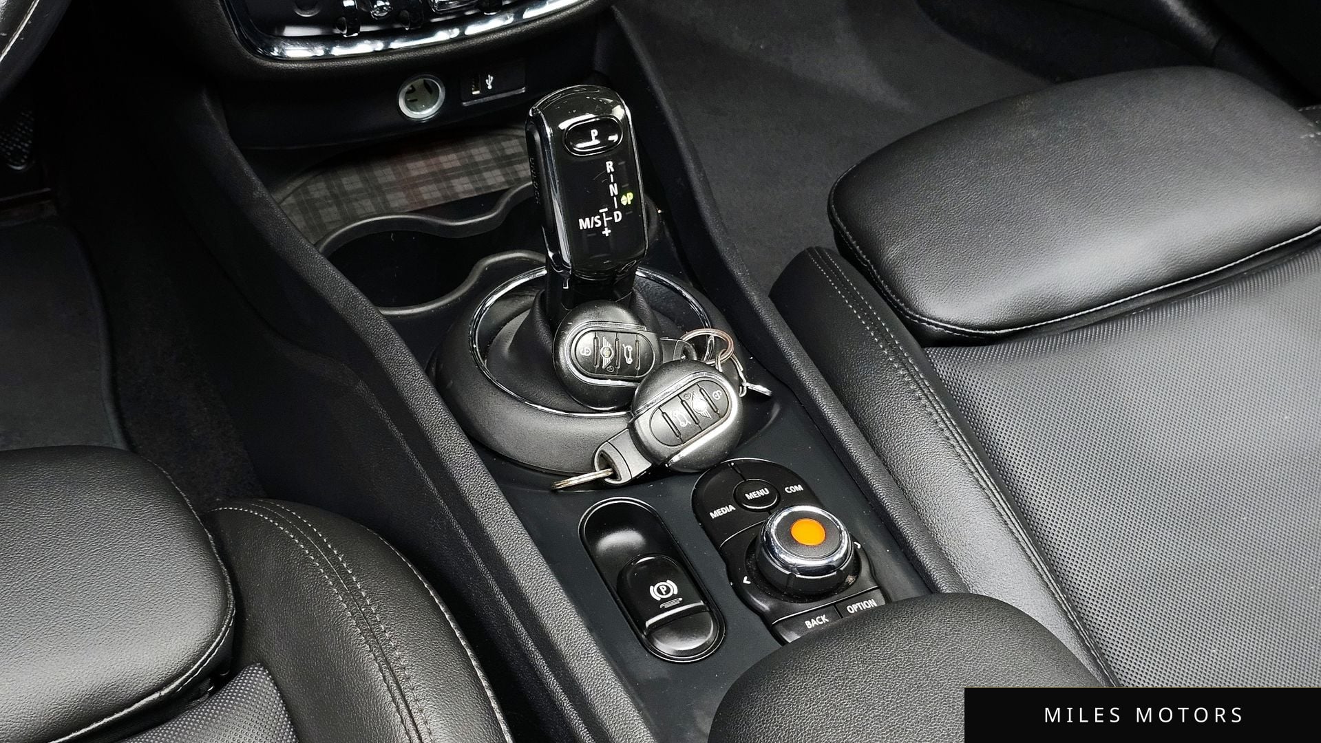 MINI 쿠퍼 D 클럽맨 2020 — миниатюра 11