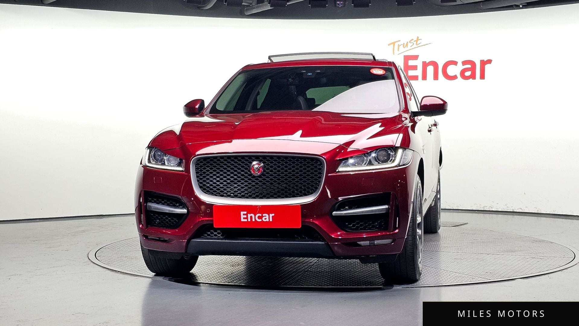 Jaguar F-PACE 2017 — миниатюра 3