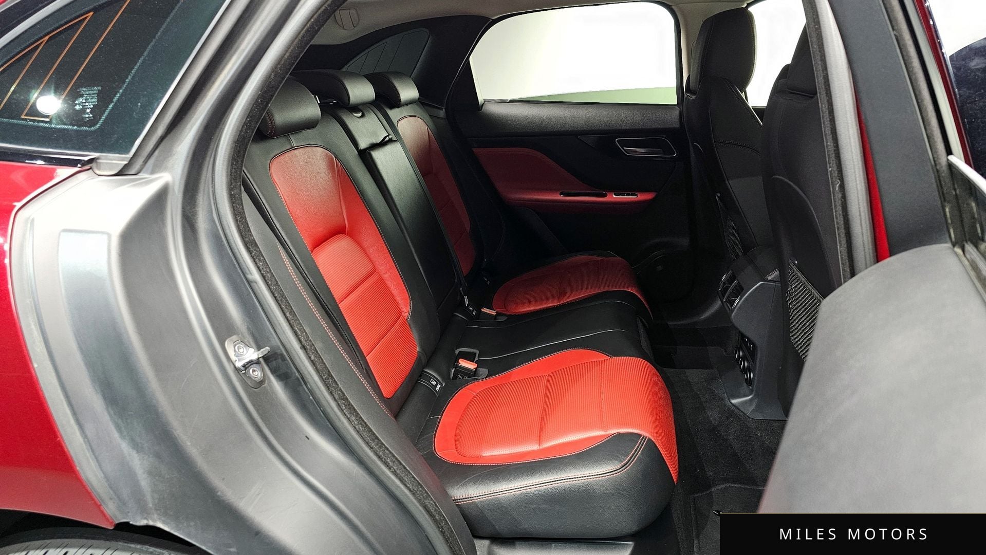 Jaguar F-PACE 2017 — миниатюра 11