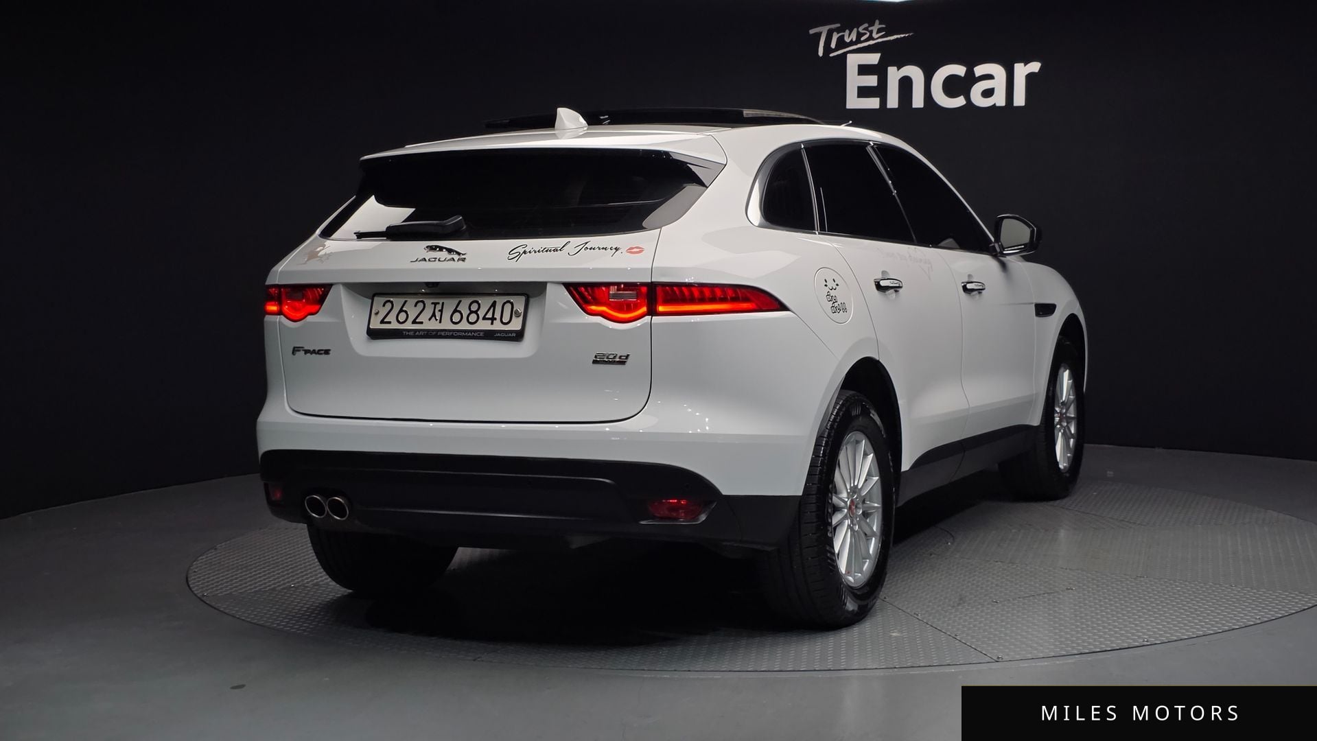 Jaguar F-PACE 2018 — миниатюра 2