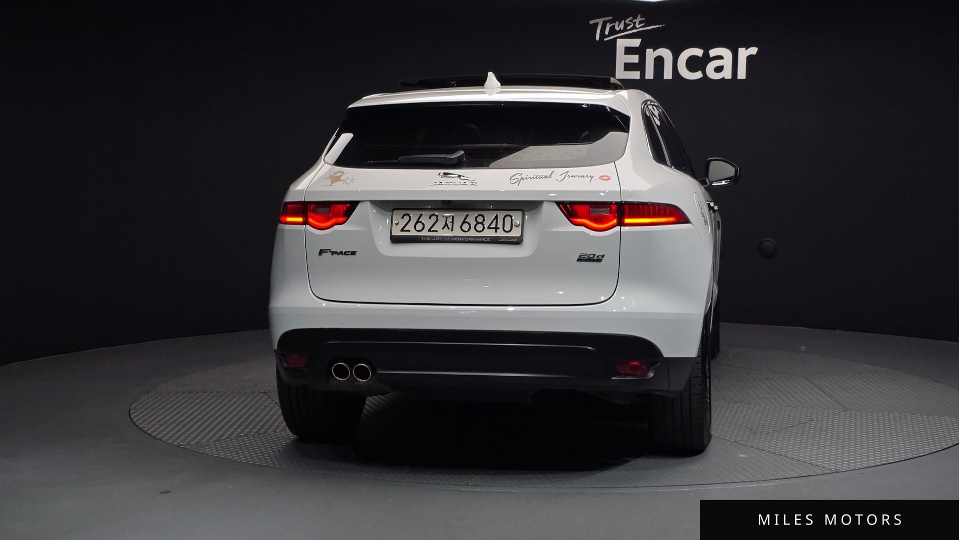 Jaguar F-PACE 2018 — миниатюра 4