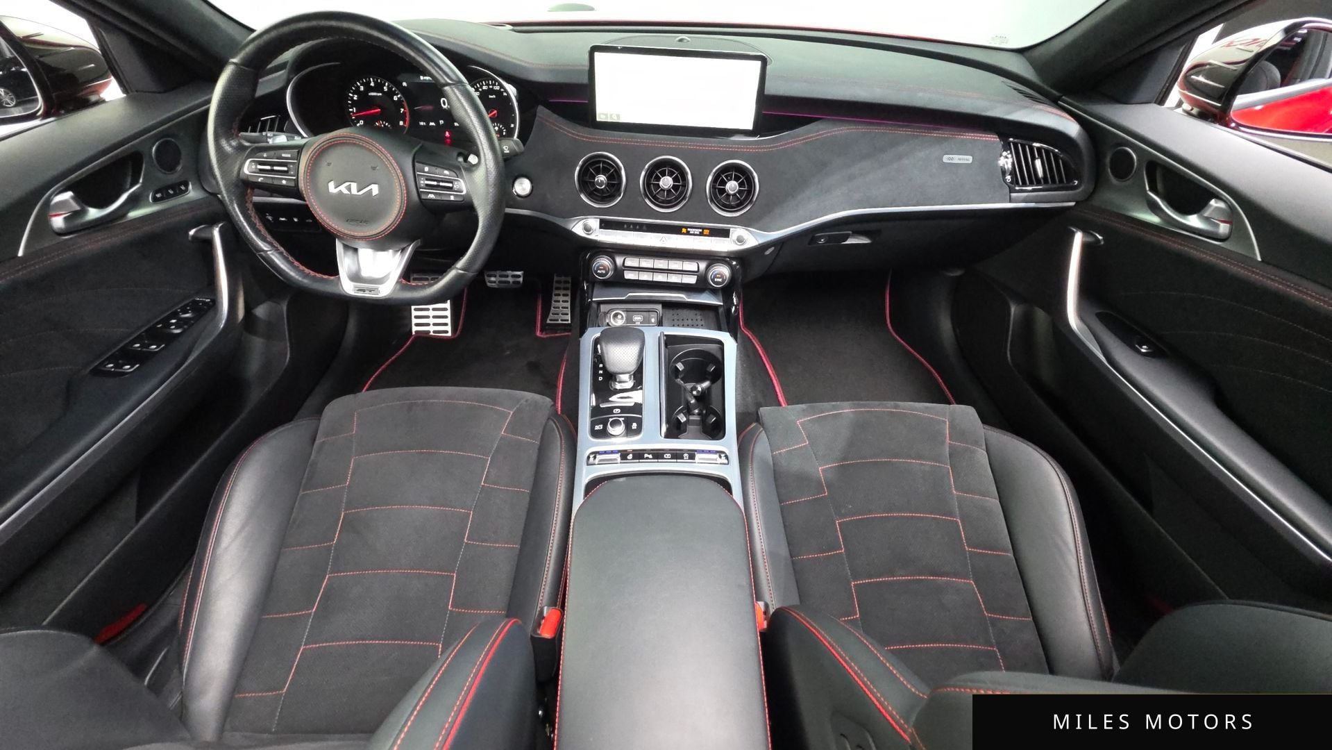 Kia Stinger 2023 — миниатюра 10
