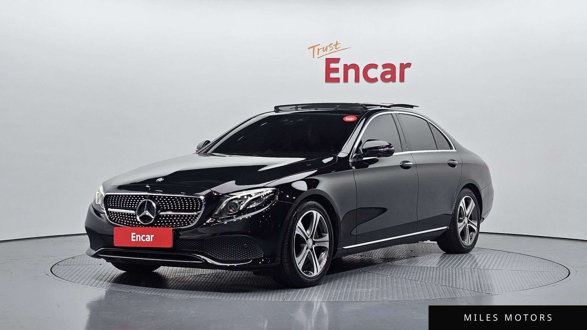 Mercedes-Benz E-Class W213 2017 — фото 1 из 12