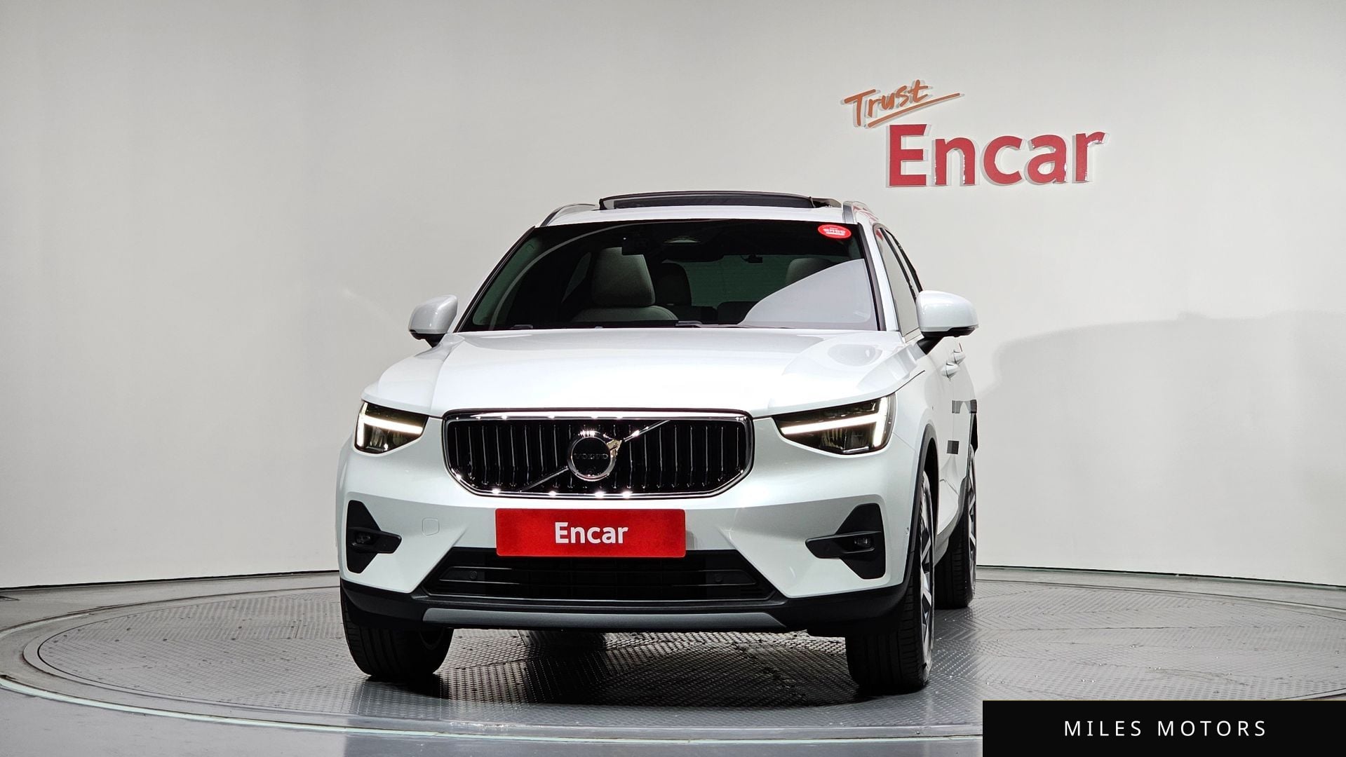 Volvo XC40 2023 — миниатюра 3