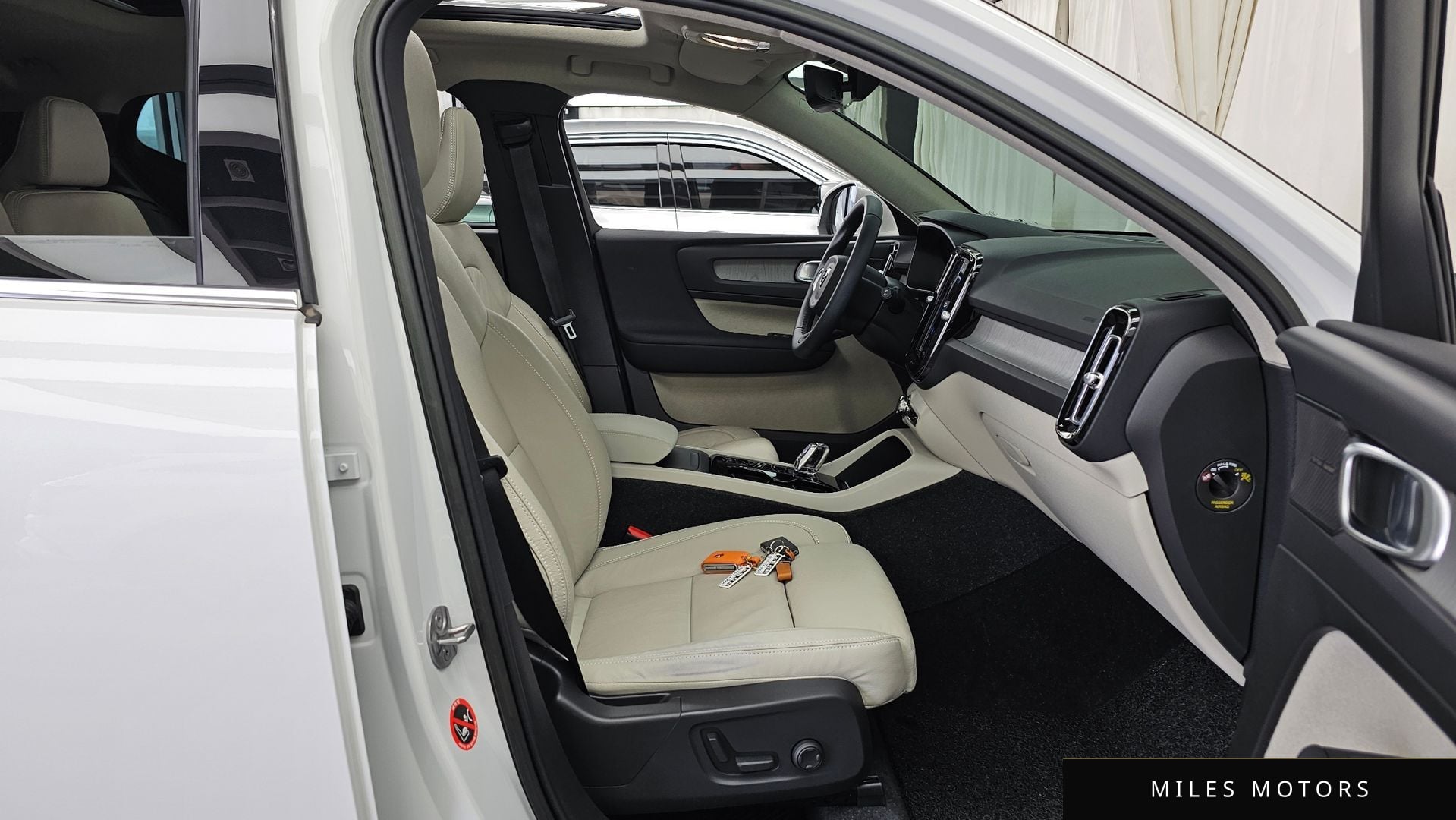 Volvo XC40 2023 — миниатюра 17
