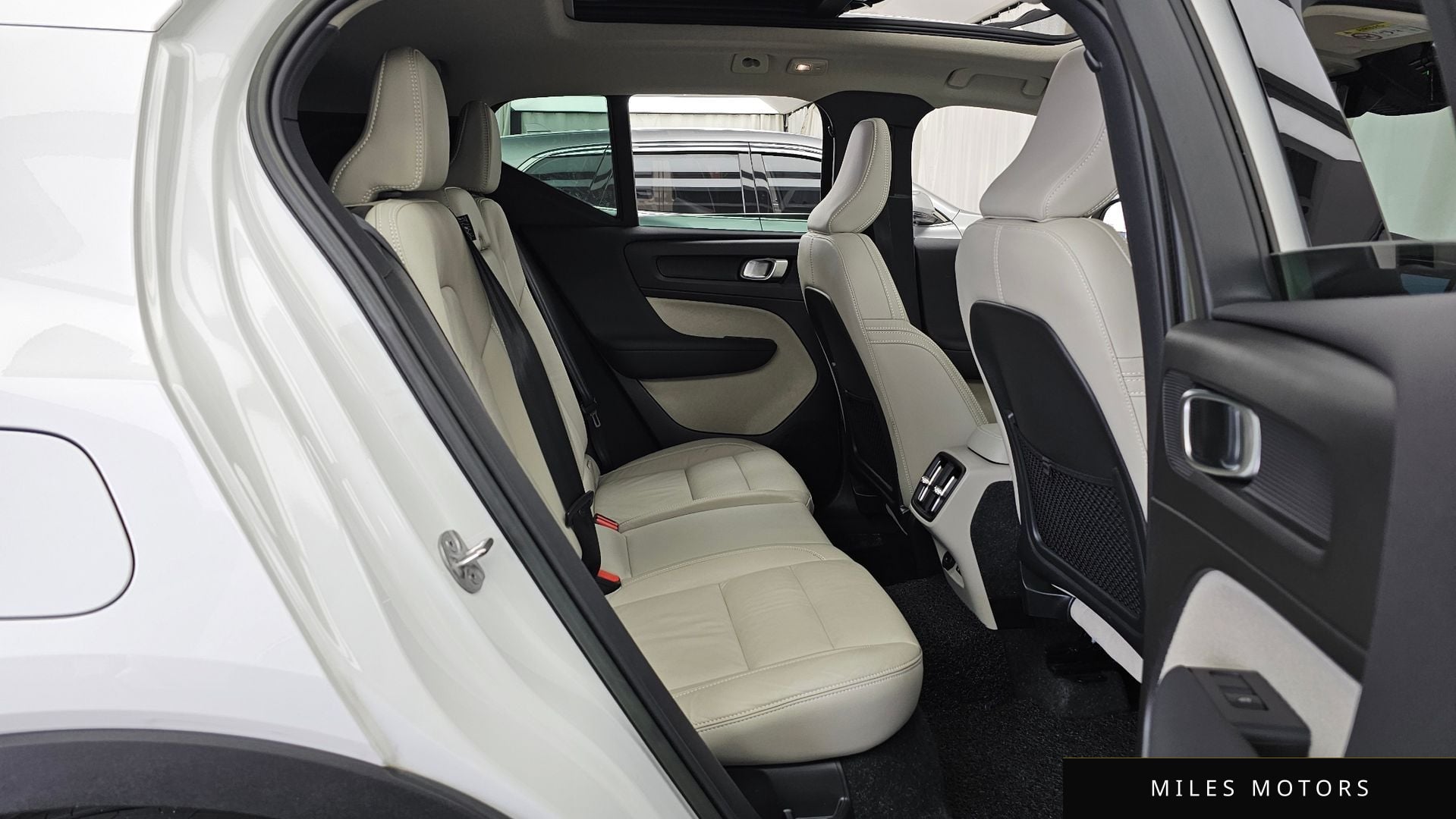 Volvo XC40 2023 — миниатюра 18