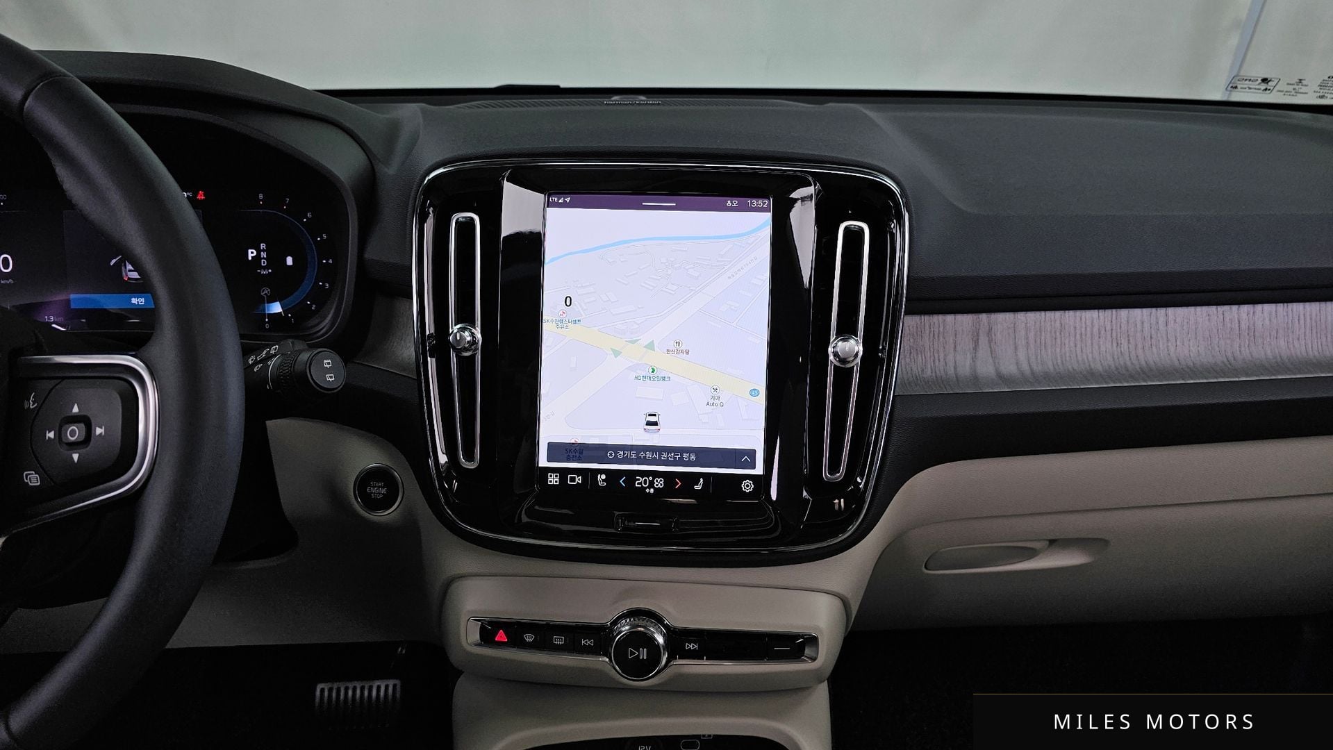 Volvo XC40 2023 — миниатюра 20