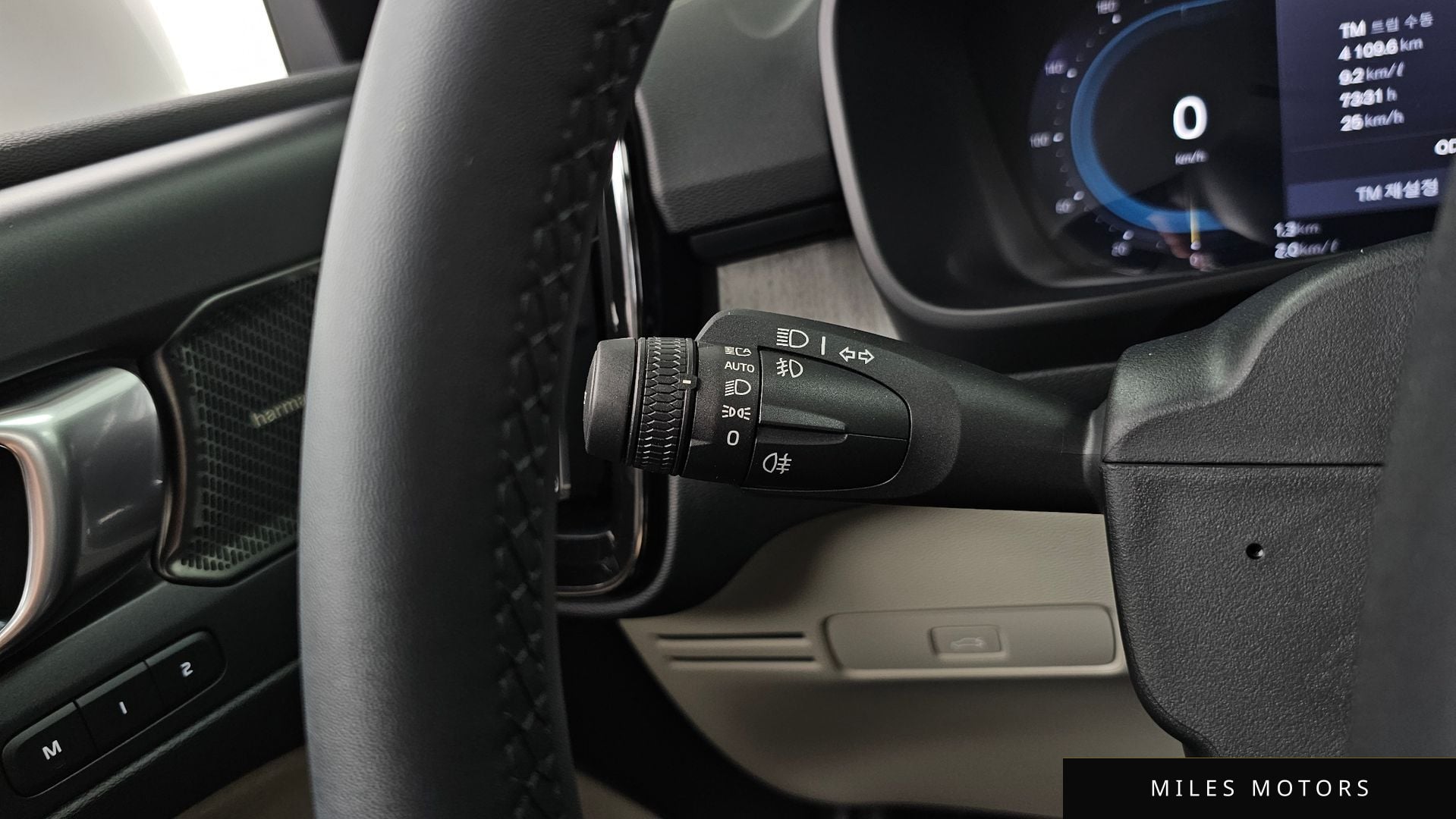 Volvo XC40 2023 — миниатюра 16
