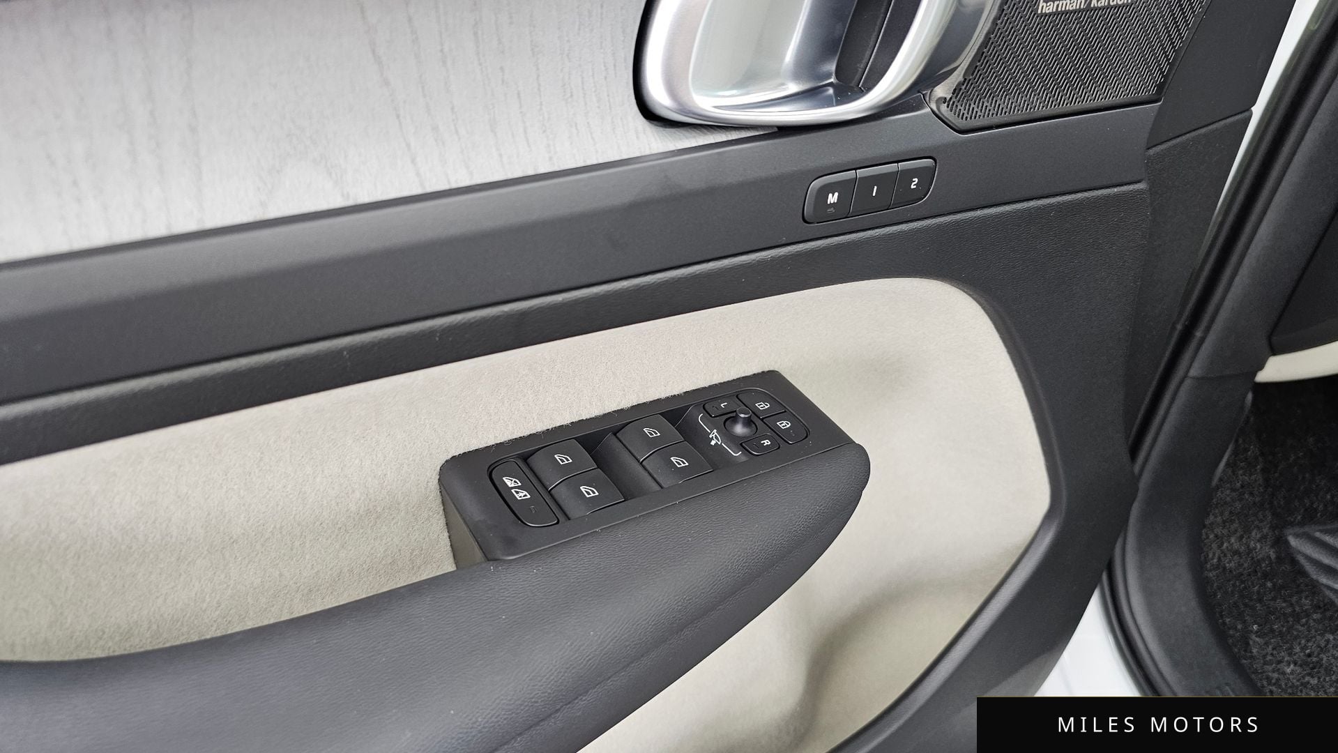 Volvo XC40 2023 — миниатюра 28