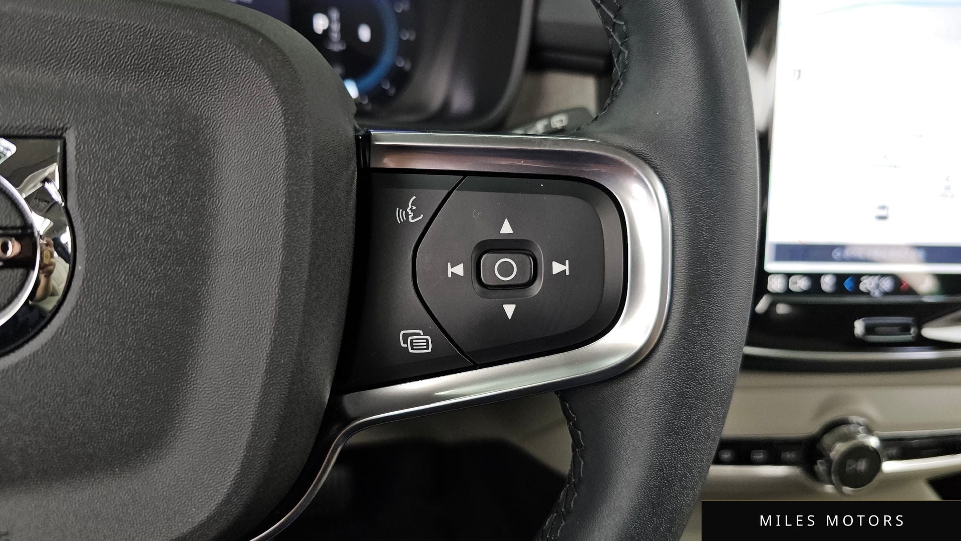 Volvo XC40 2023 — миниатюра 33