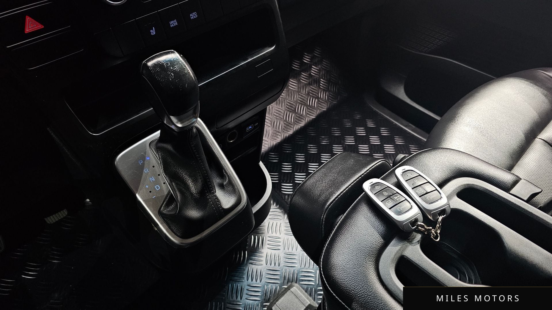 Hyundai Staria 2022 — миниатюра 12