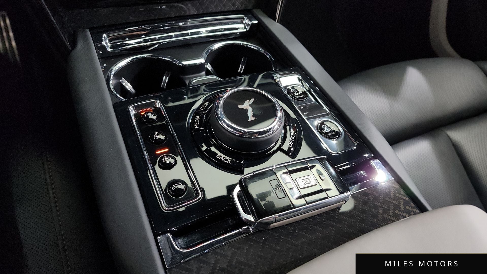 Rolls-Royce 컬리넌 2023 — миниатюра 9