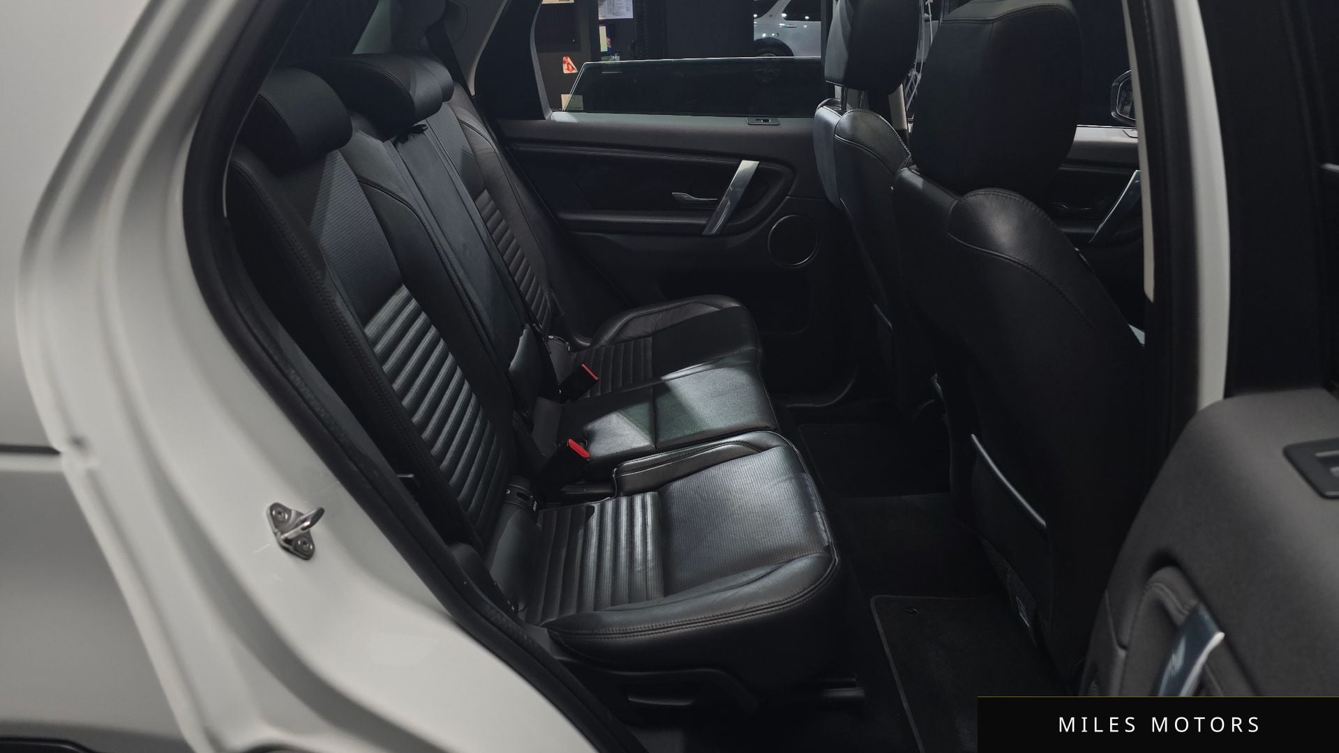 Land Rover Discovery Sport 2021 — миниатюра 12