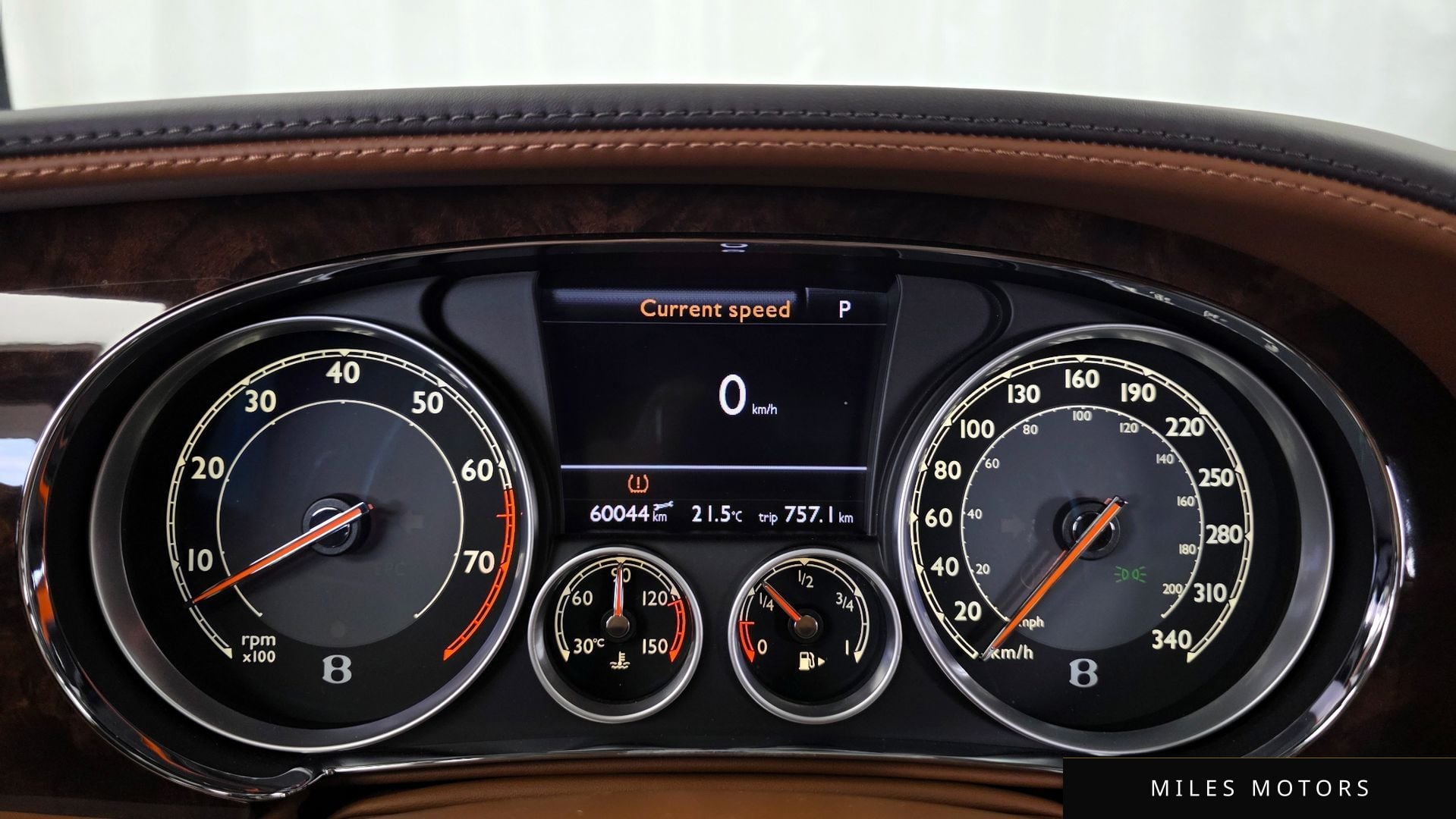 Bentley 플라잉스퍼 2015 — миниатюра 8
