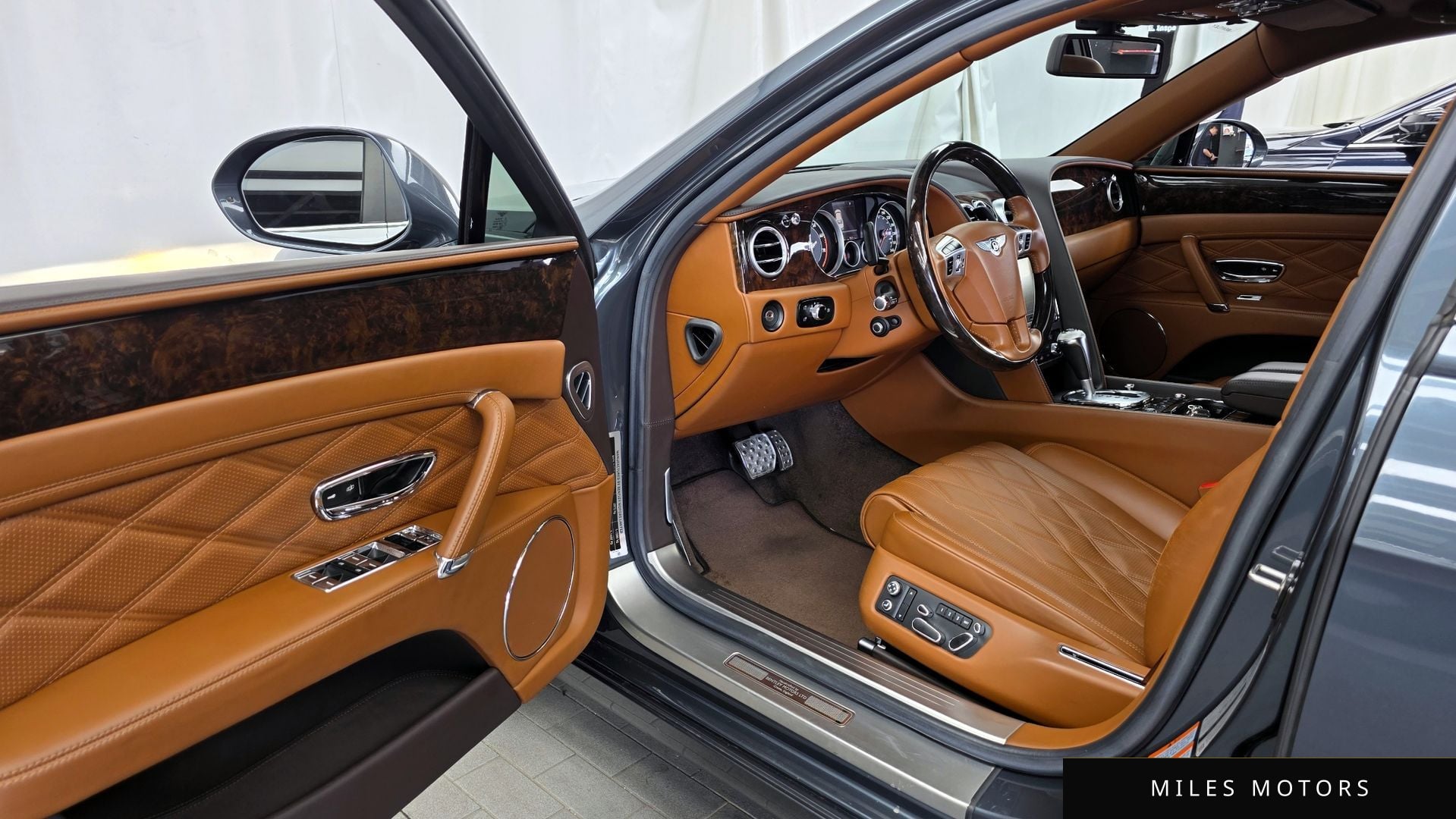 Bentley 플라잉스퍼 2015 — миниатюра 10