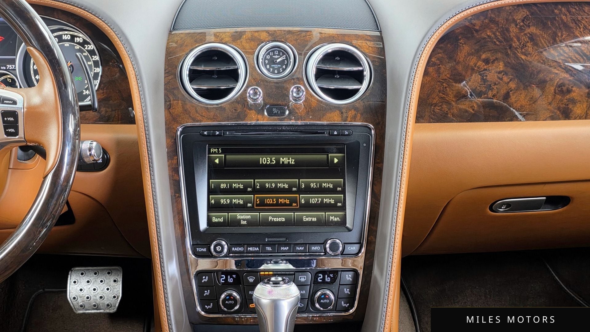 Bentley 플라잉스퍼 2015 — миниатюра 14