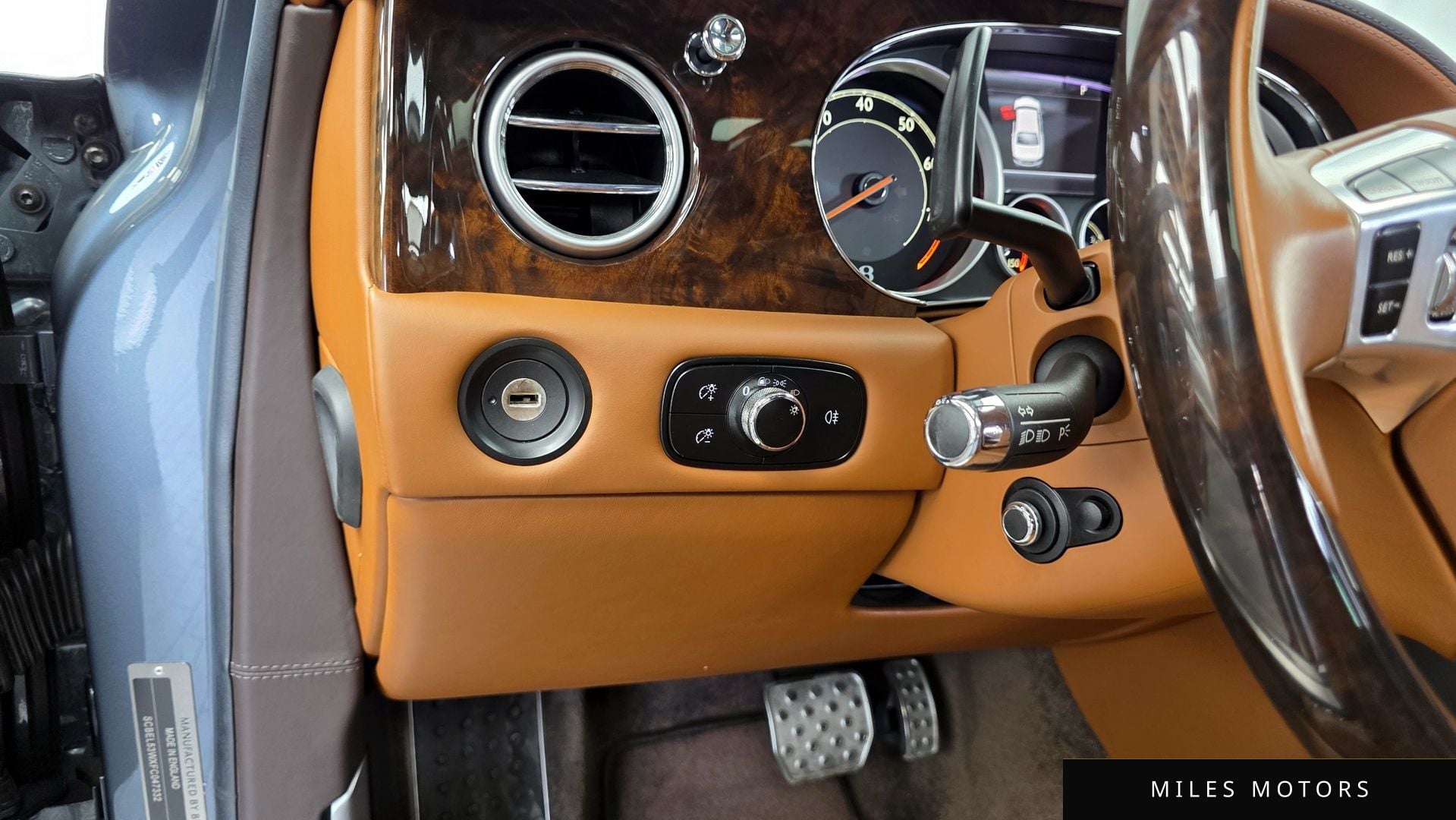 Bentley 플라잉스퍼 2015 — миниатюра 16