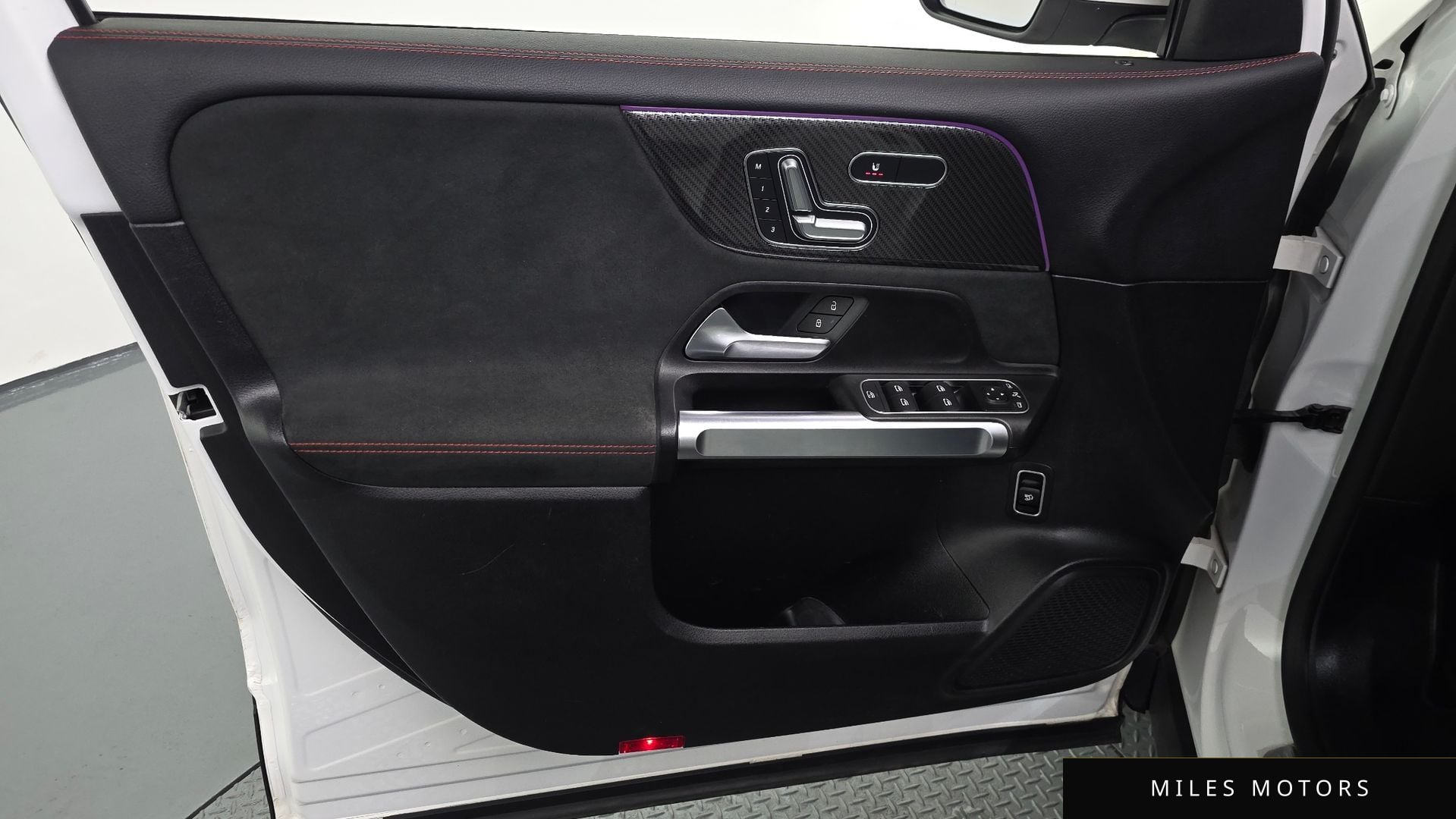 Mercedes-Benz GLB-Class X247 2021 — миниатюра 14