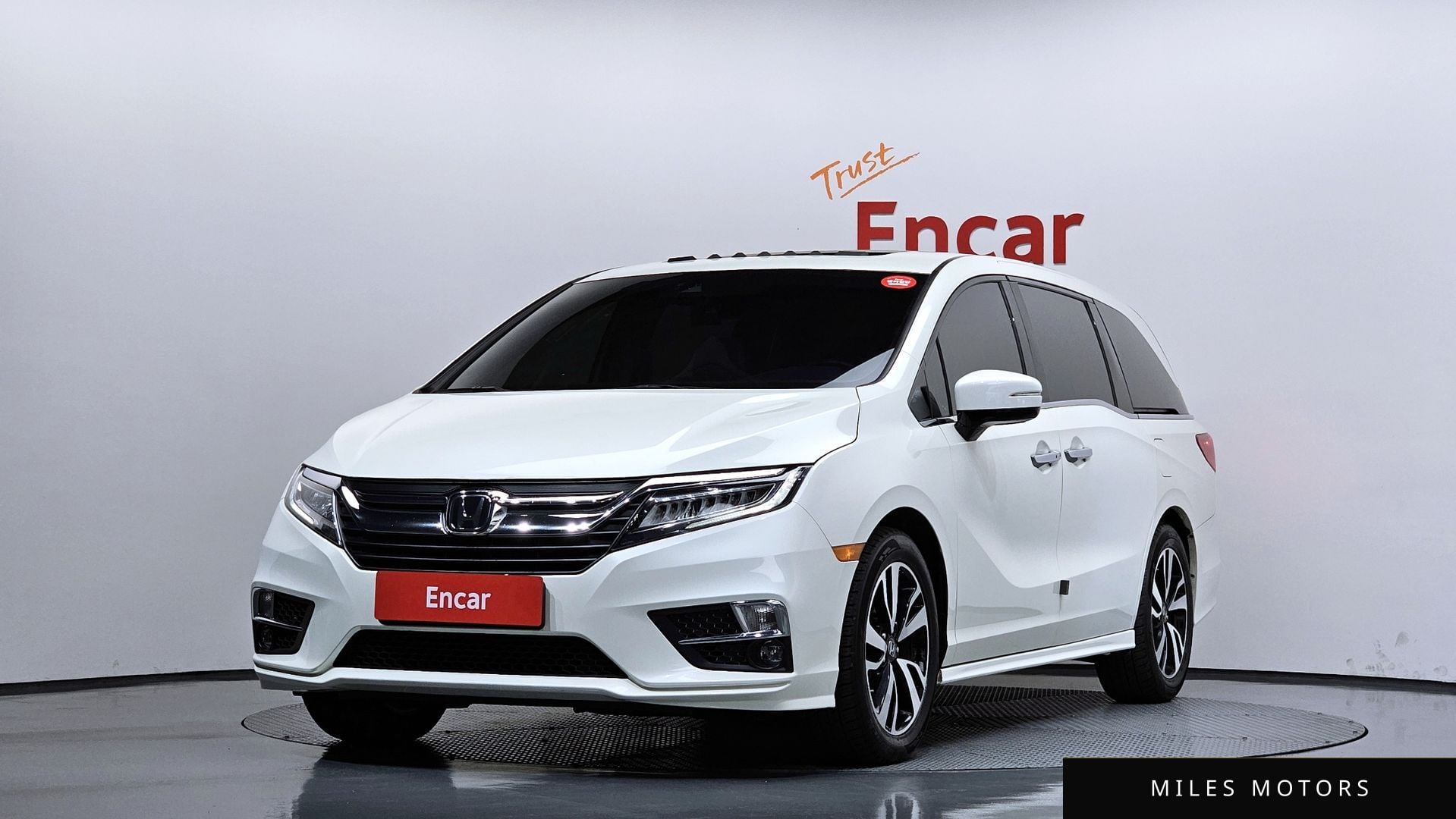 Honda Odyssey 2018 — фото 1 из 12