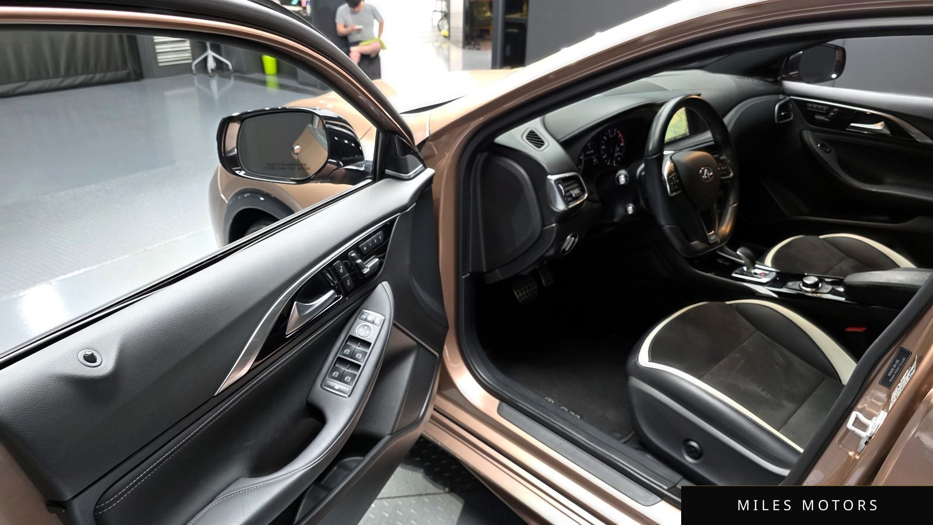 Infiniti Q30 2017 — миниатюра 13