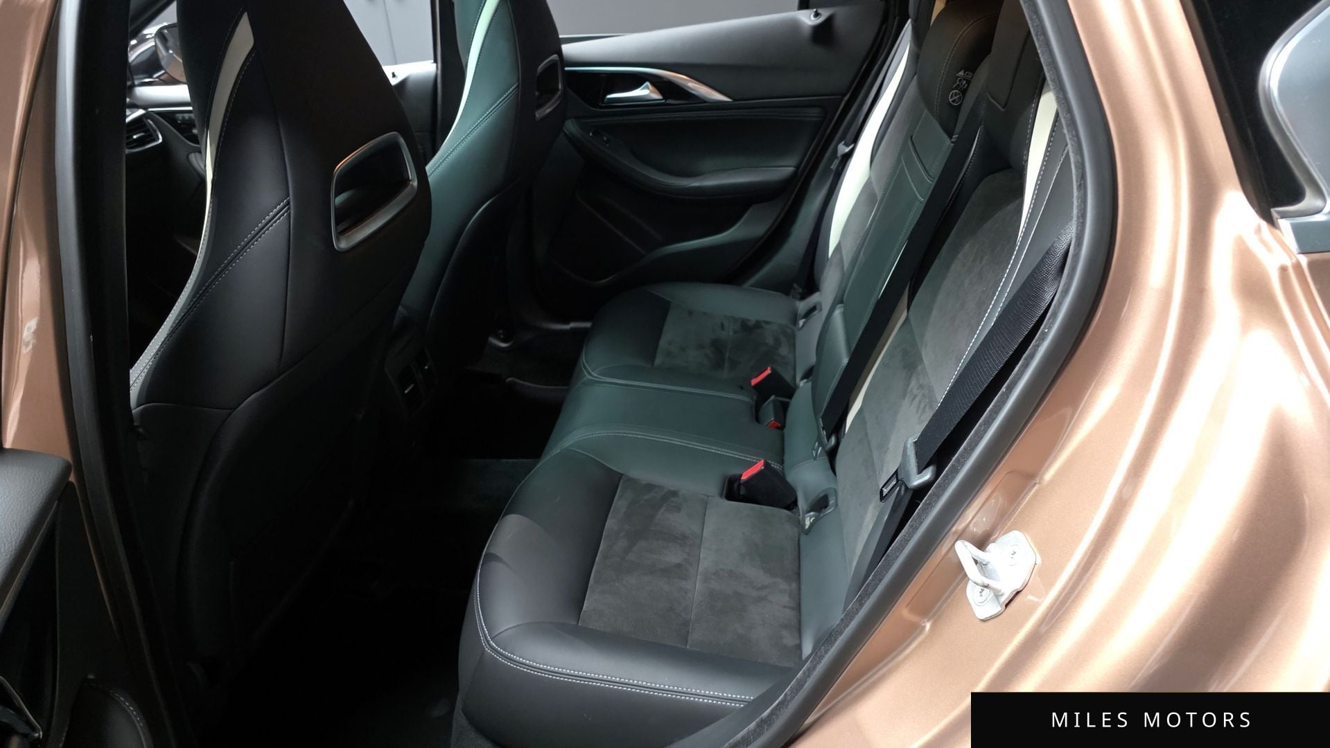 Infiniti Q30 2017 — миниатюра 17