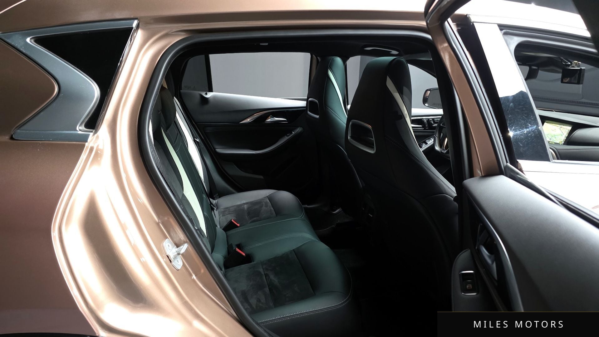 Infiniti Q30 2017 — миниатюра 18