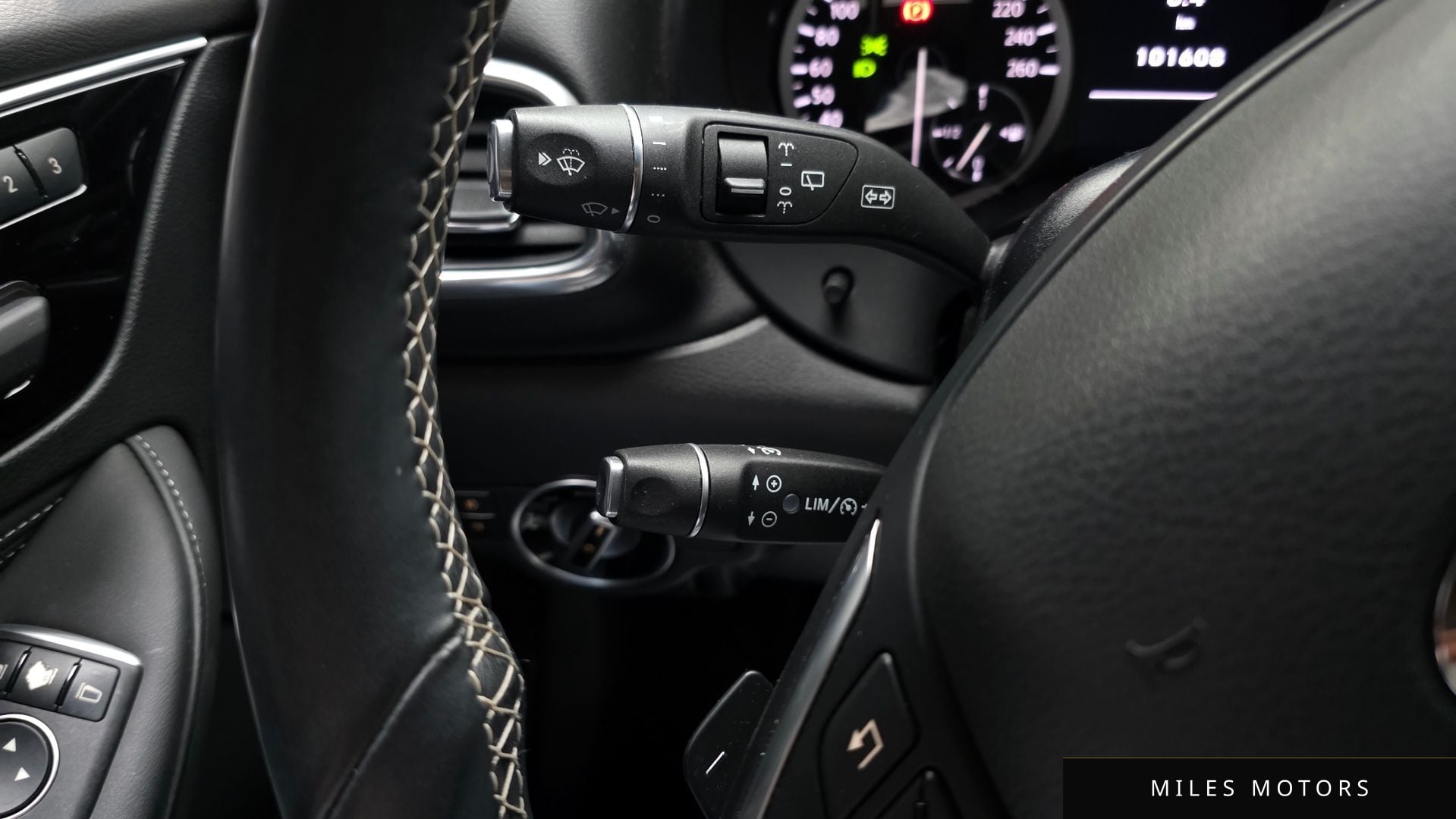 Infiniti Q30 2017 — миниатюра 22