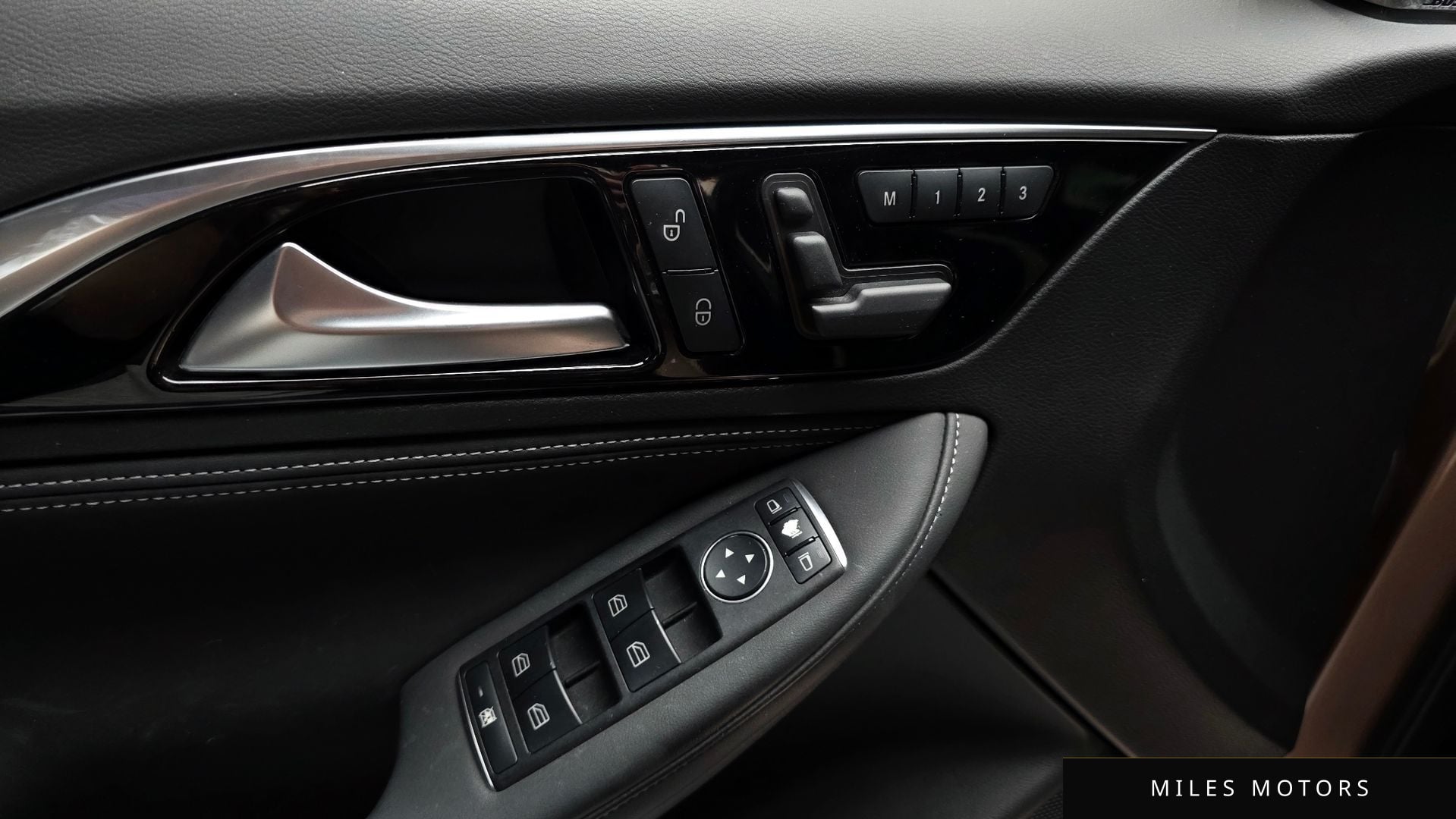 Infiniti Q30 2017 — миниатюра 23