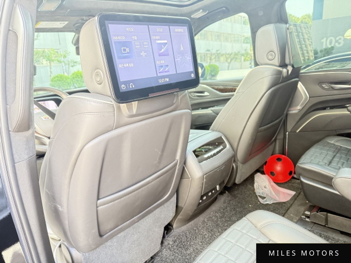 Cadillac Escalade 2021 — миниатюра 7
