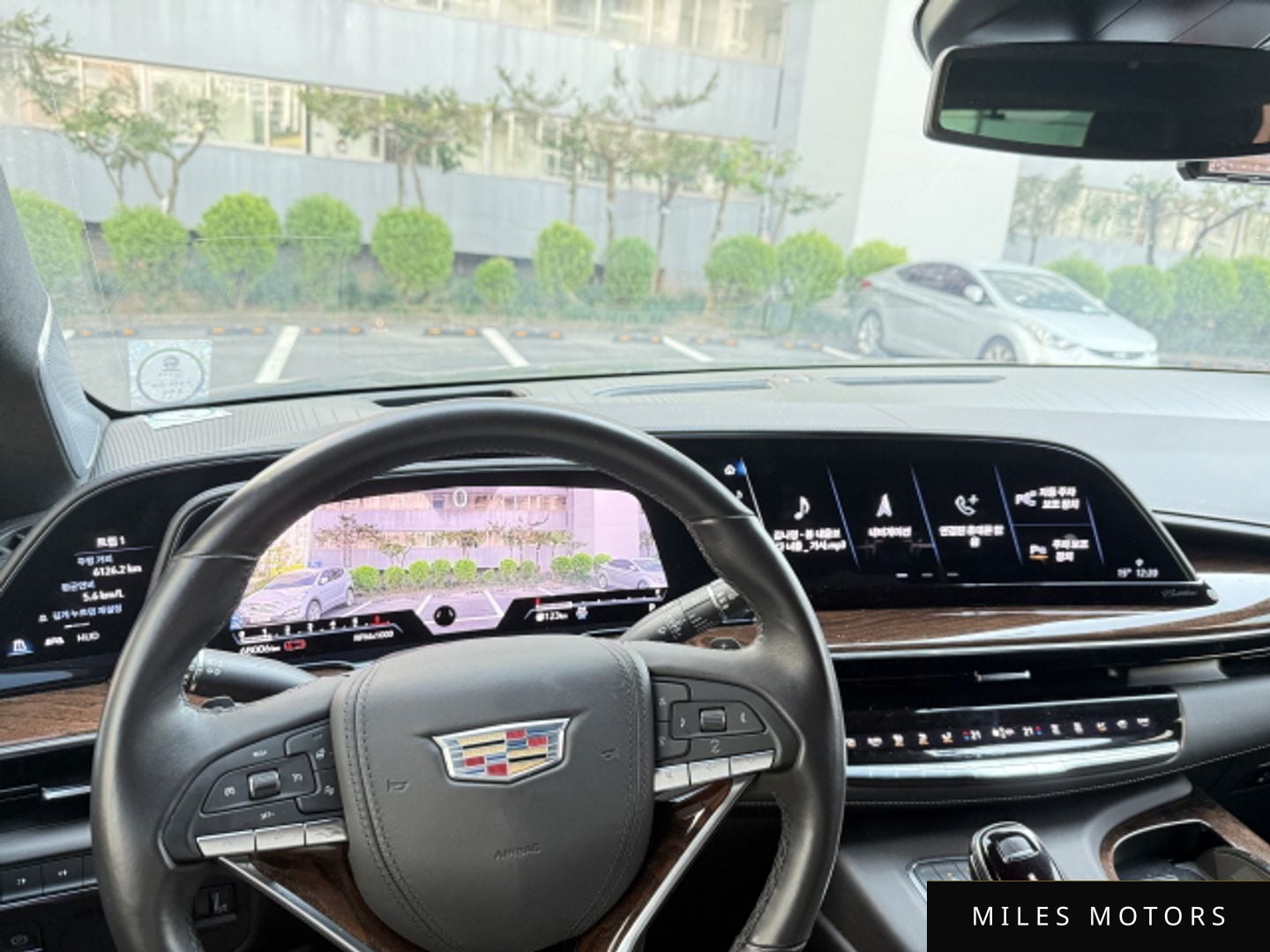 Cadillac Escalade 2021 — миниатюра 10
