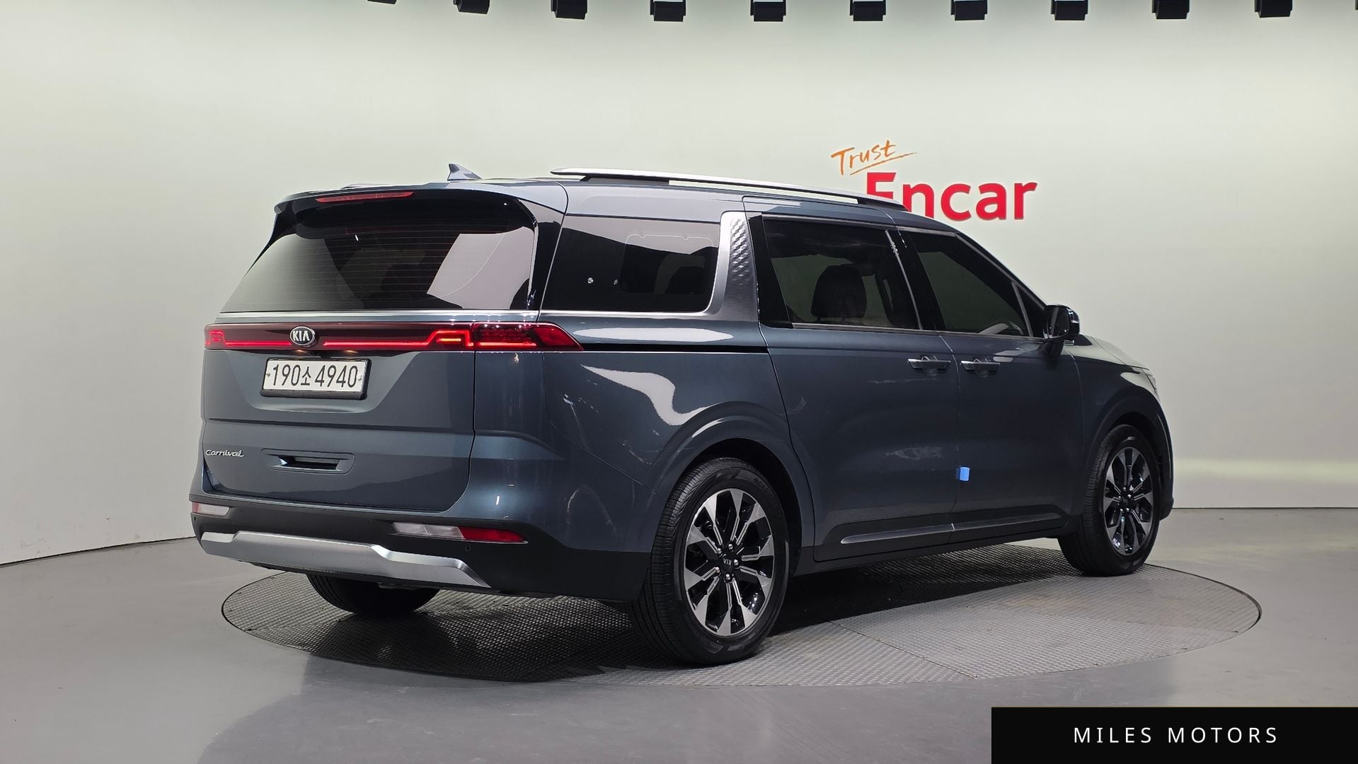 Kia Carnival 2021 — миниатюра 2