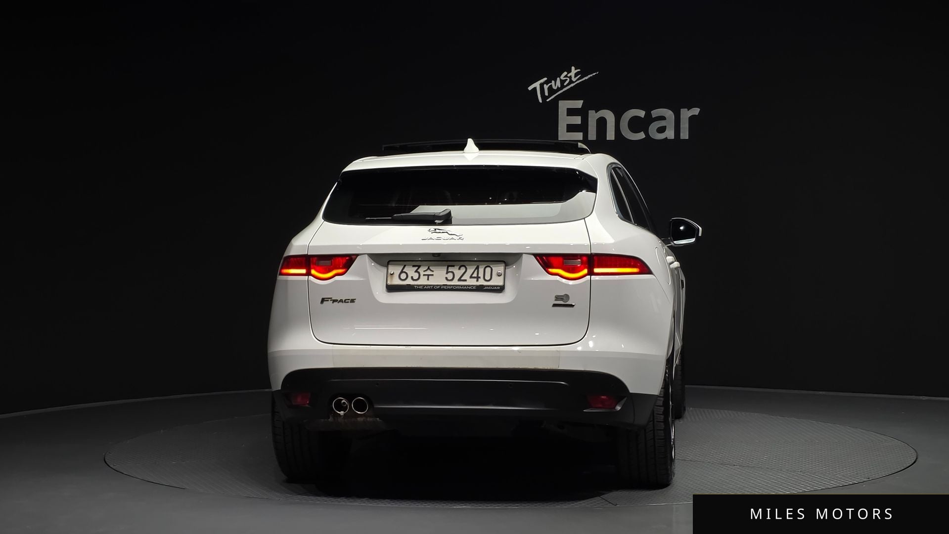 Jaguar F-PACE 2018 — миниатюра 4