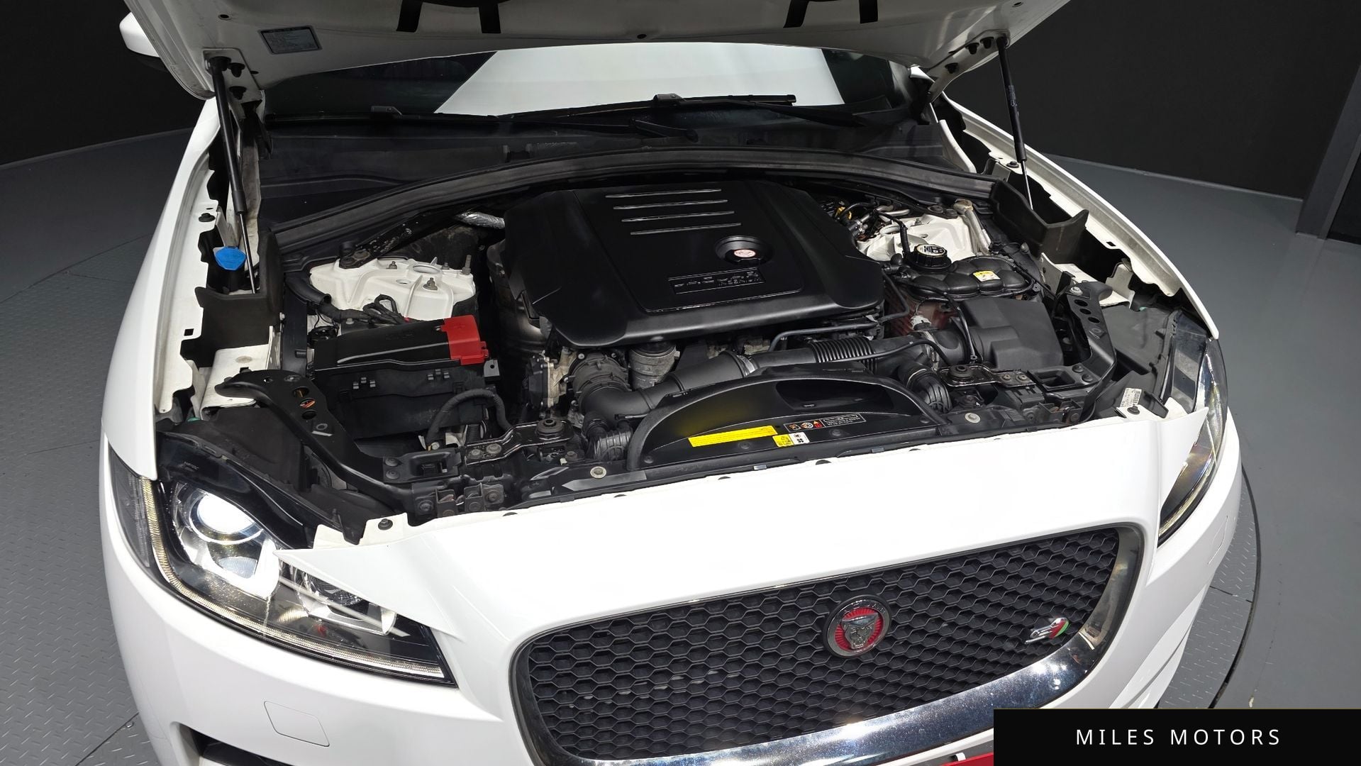 Jaguar F-PACE 2018 — миниатюра 6