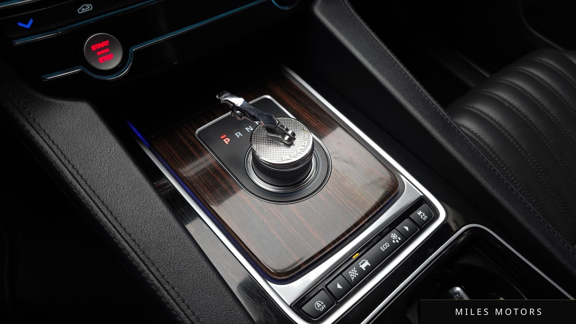 Jaguar F-PACE 2018 — миниатюра 9
