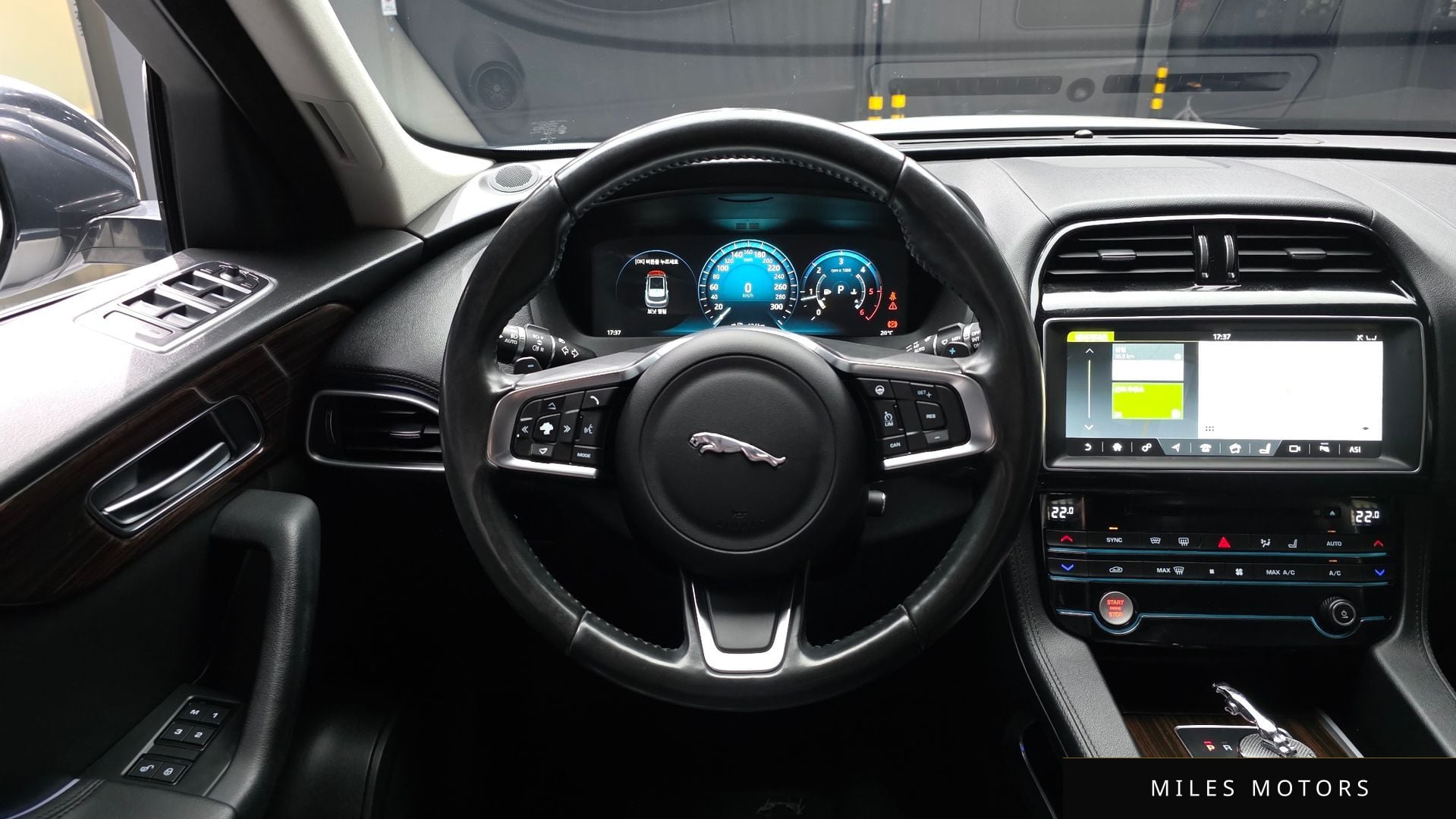 Jaguar F-PACE 2018 — миниатюра 13