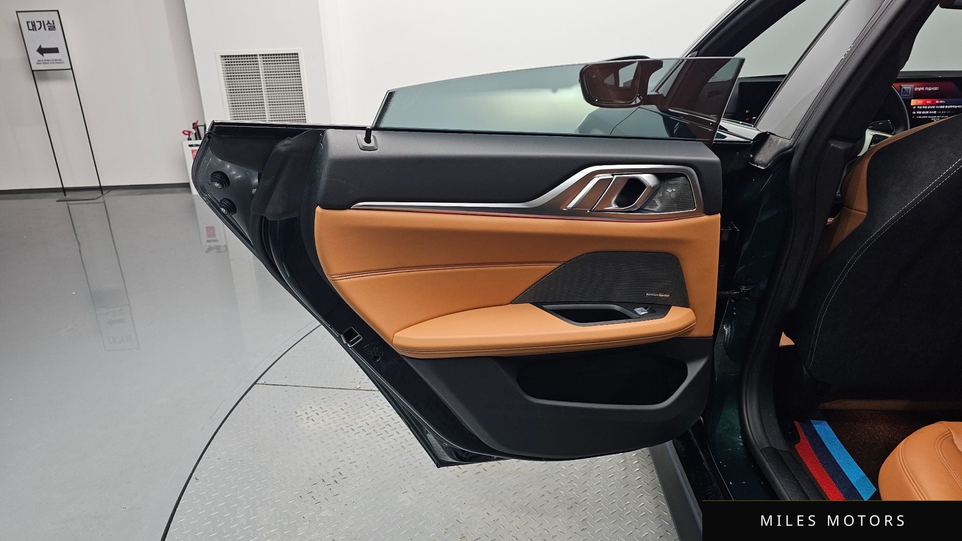 BMW i4 2024 — миниатюра 14