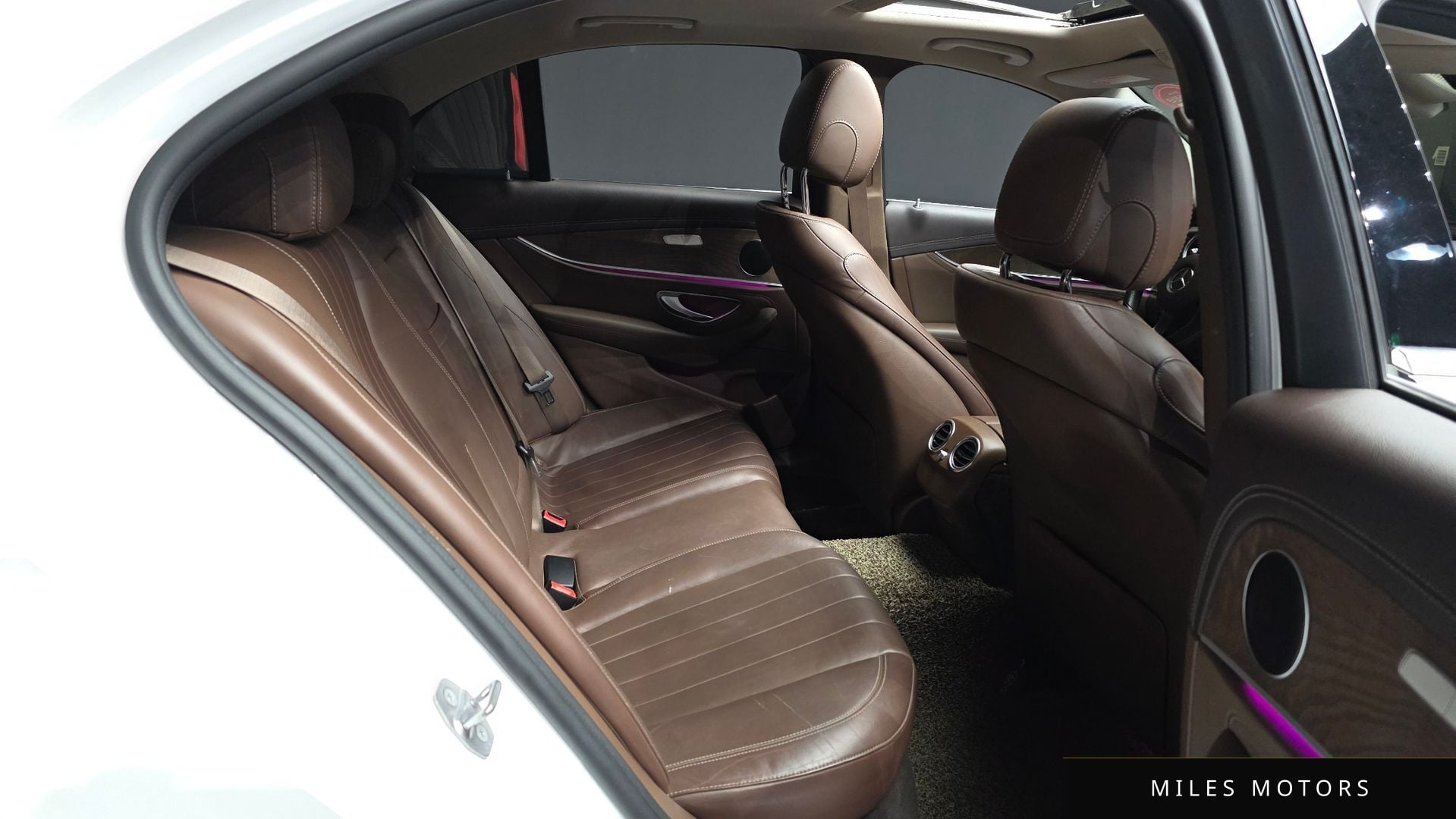 Mercedes-Benz E-Class W213 2017 — миниатюра 11