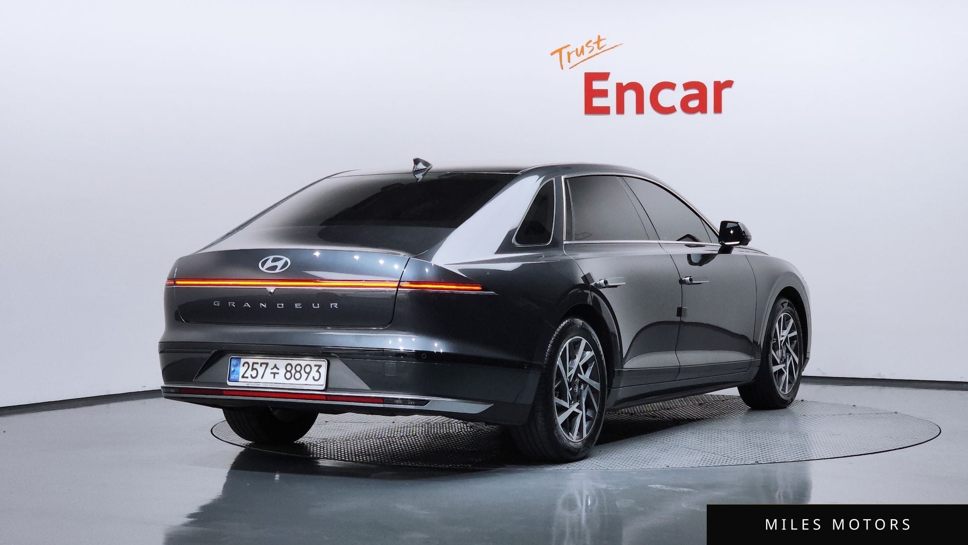Hyundai Grandeur 2023 — фото 1 из 12