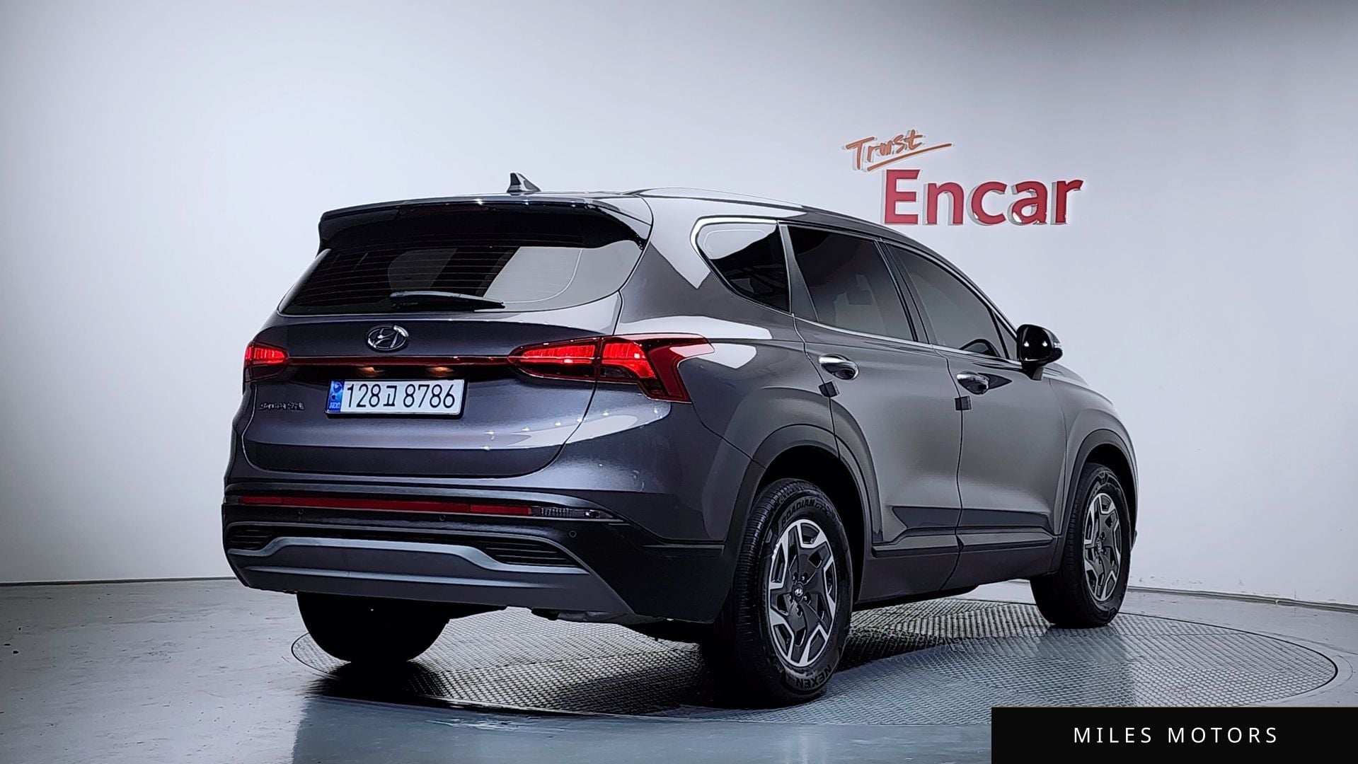 Hyundai Santafe 2022 — фото 1 из 12
