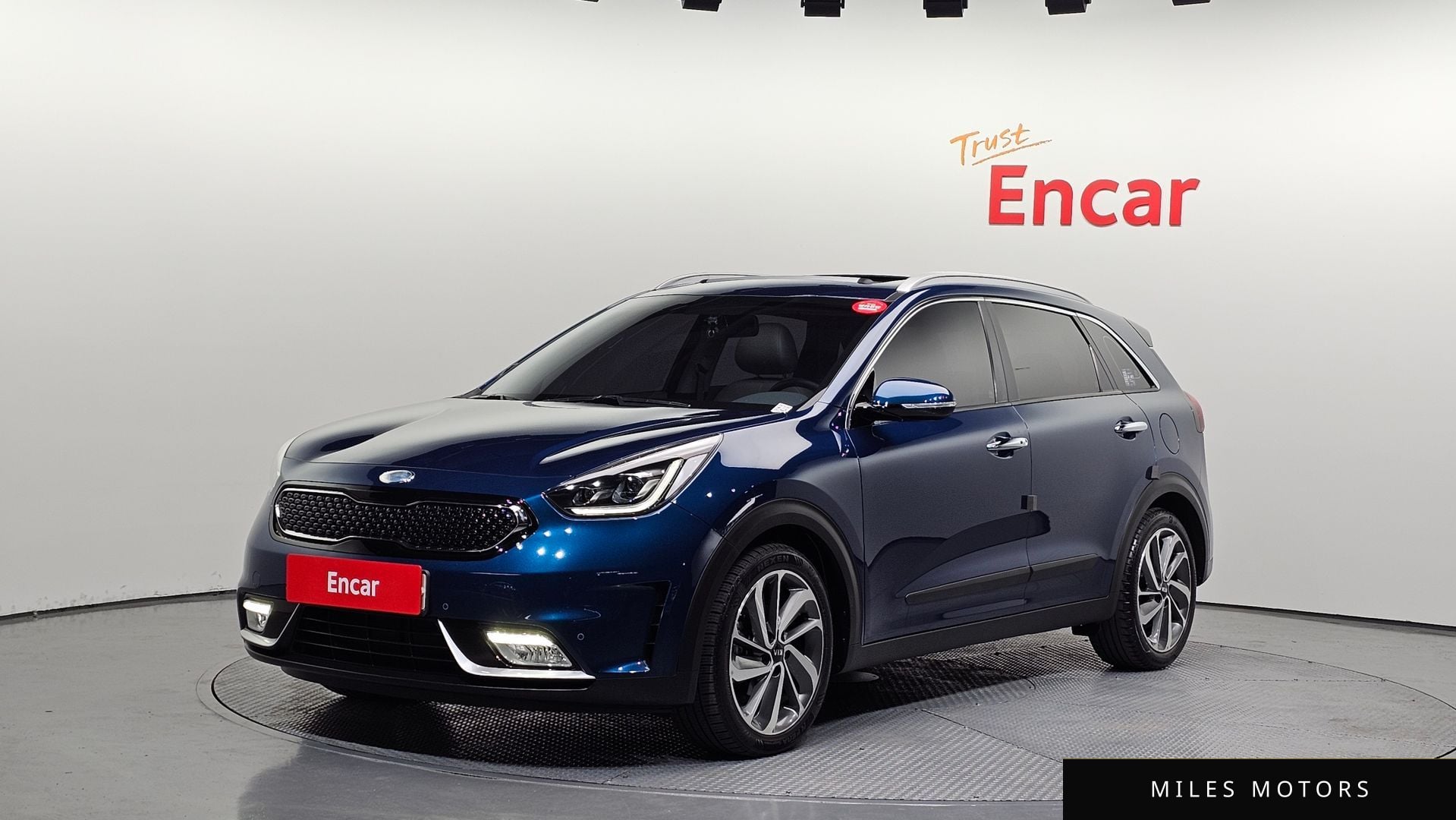 Kia Niro 2018 — фото 1 из 12