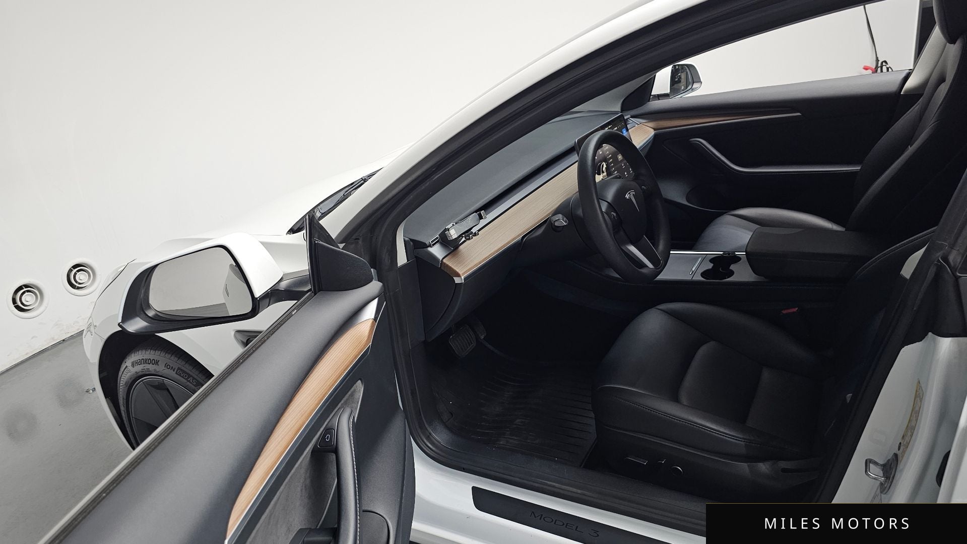 Tesla 모델 3 2022 — миниатюра 10