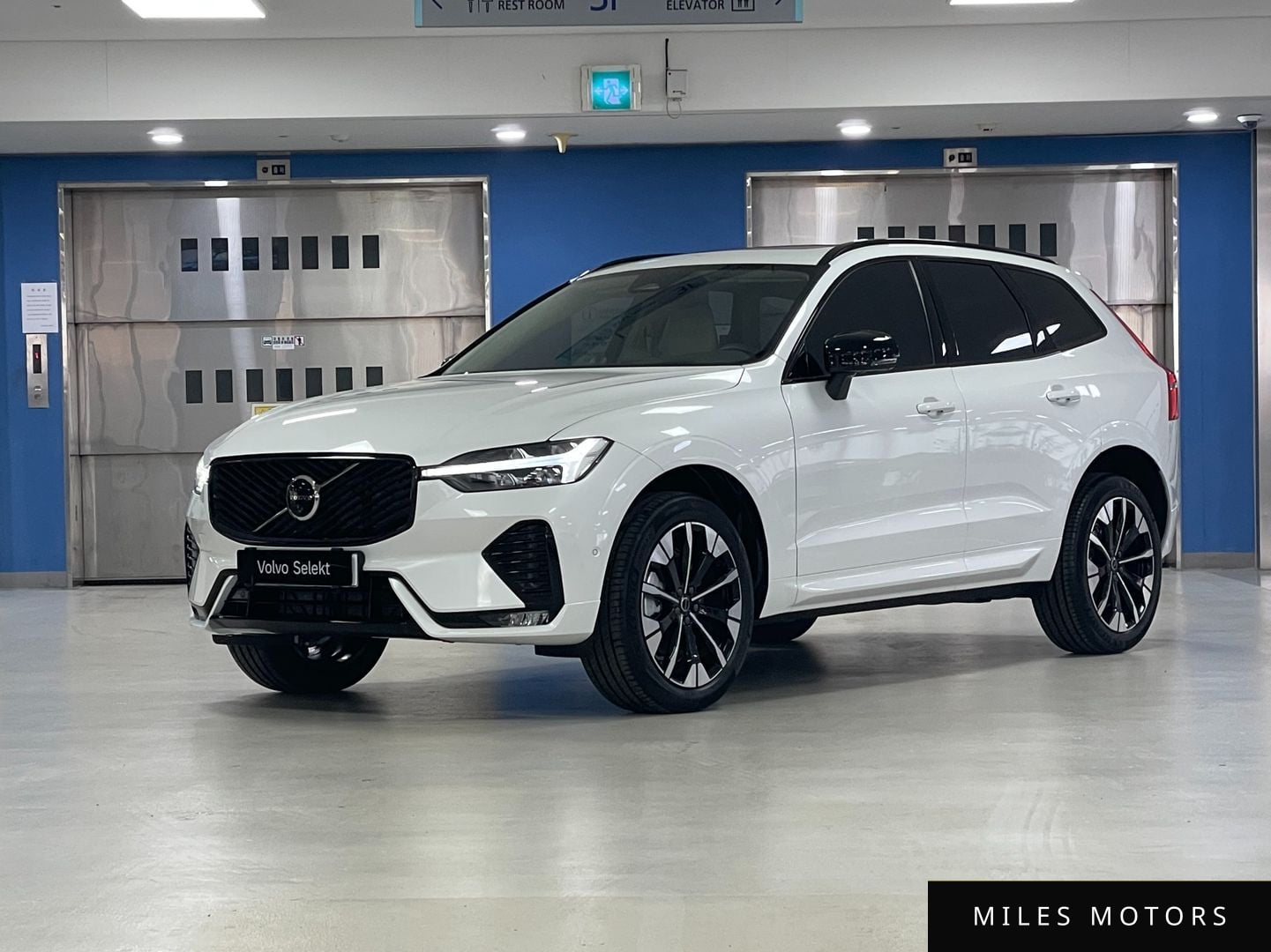 Volvo XC60 2026 — фото 1 из 12
