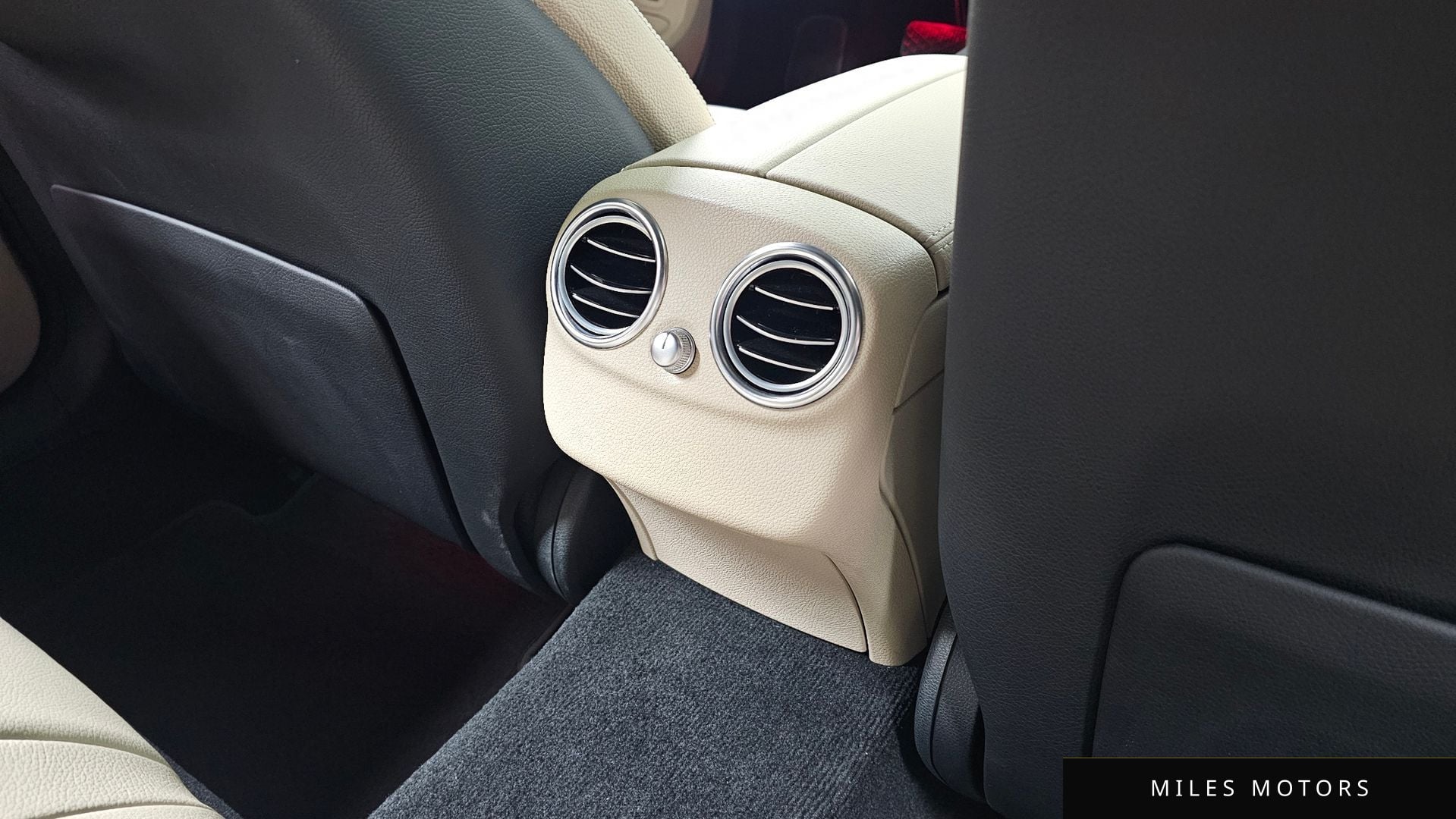 Mercedes-Benz C-클래스 W205 2020 — миниатюра 30