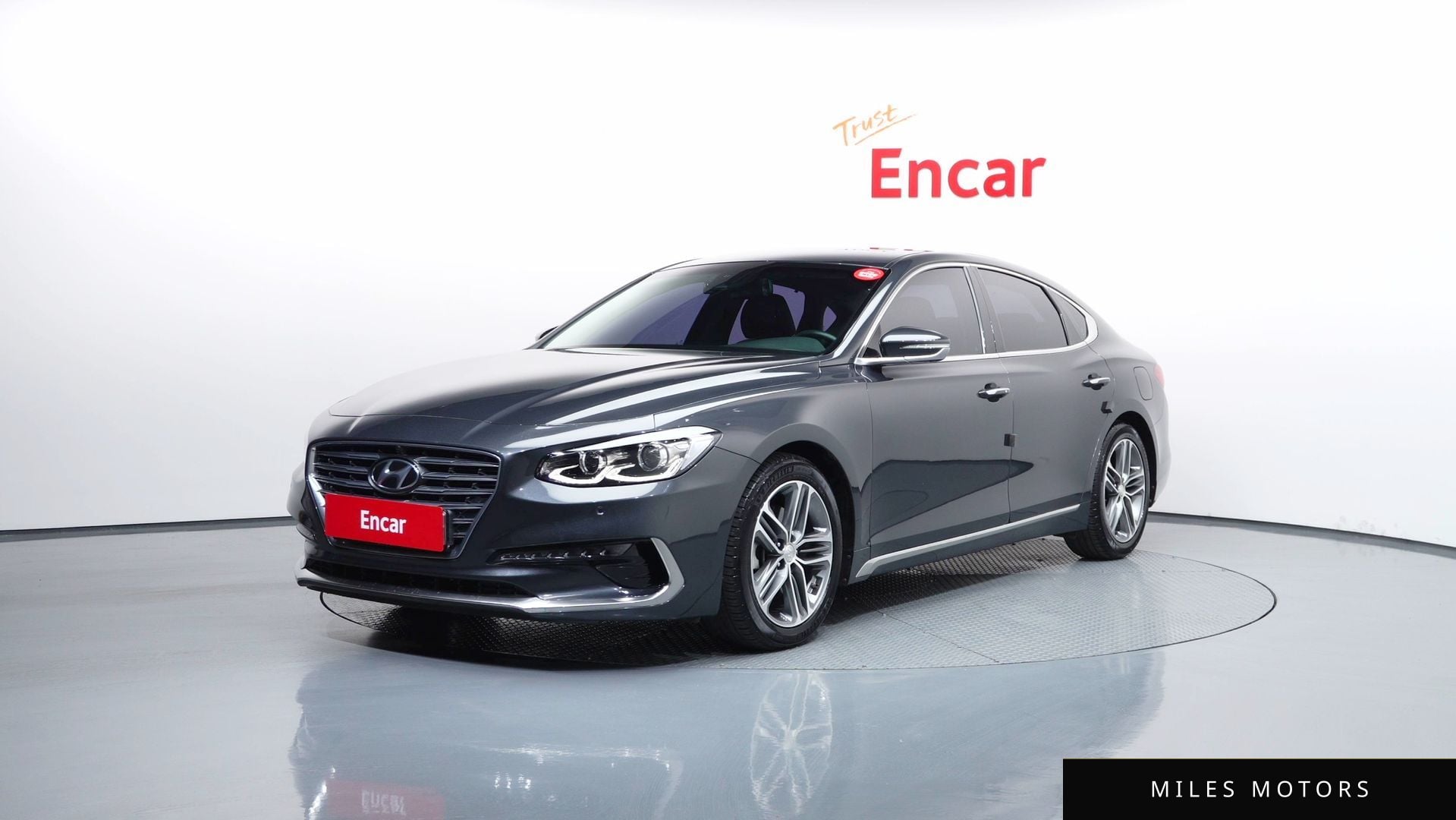 Hyundai Grandeur 2017 — фото 1 из 12