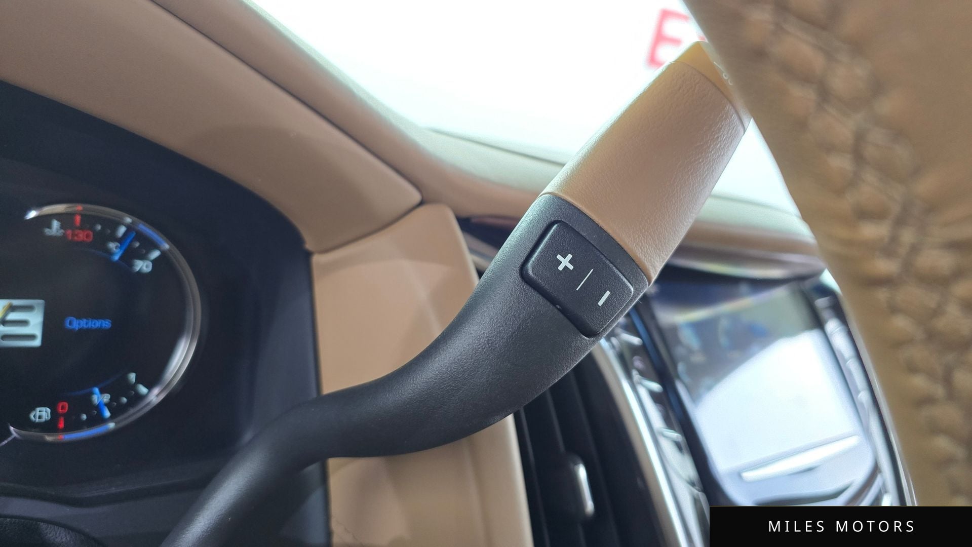 Cadillac 에스컬레이드 2016 — миниатюра 9