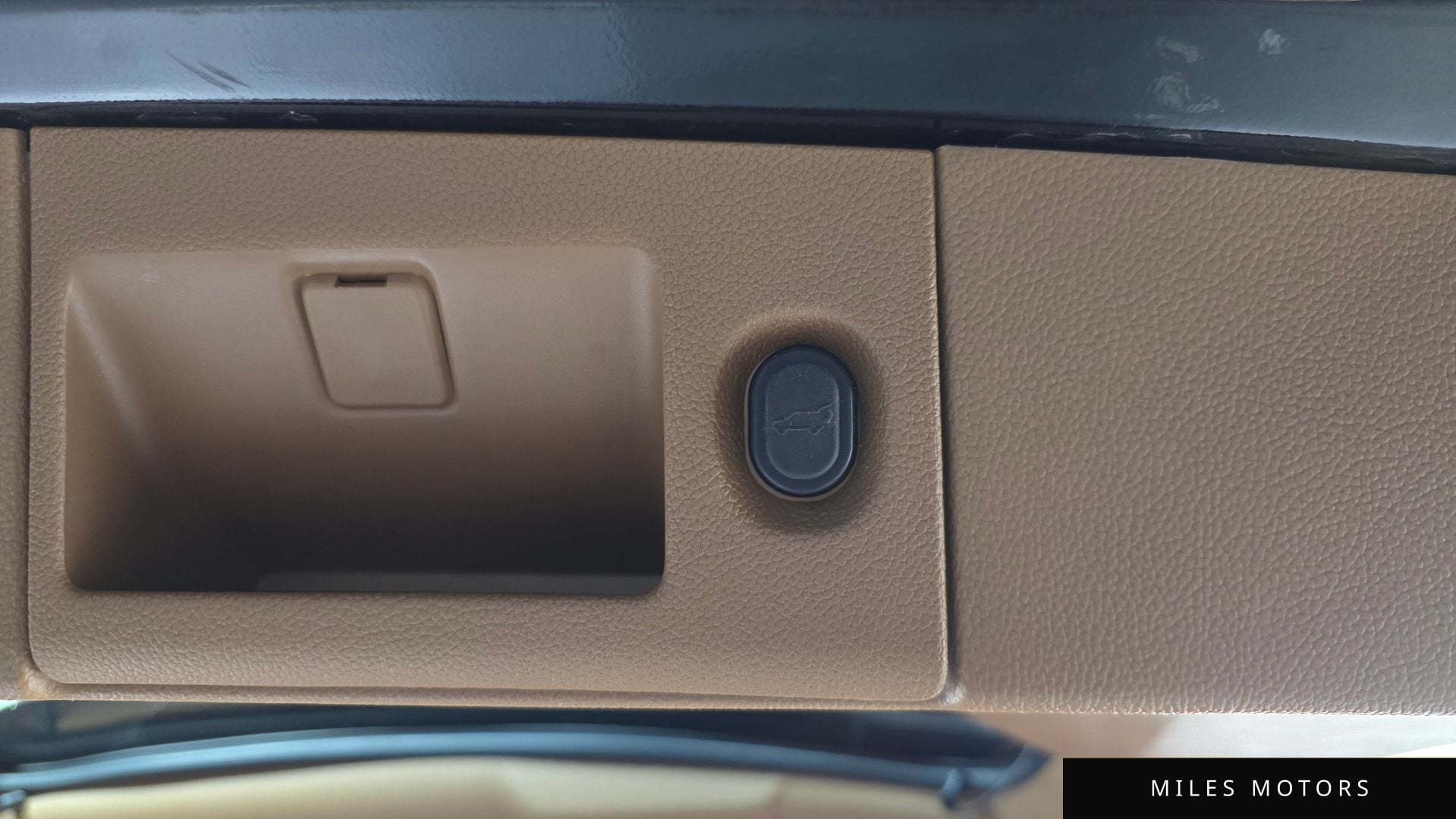 Cadillac 에스컬레이드 2016 — миниатюра 18