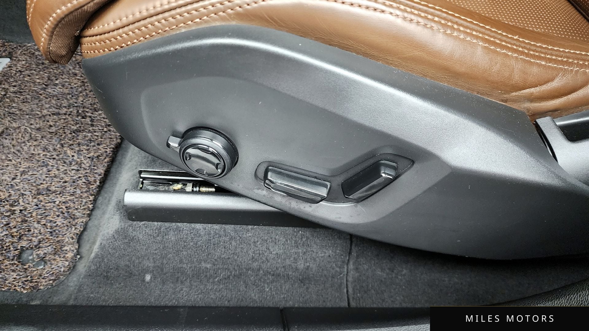 Volvo XC60 2021 — миниатюра 32
